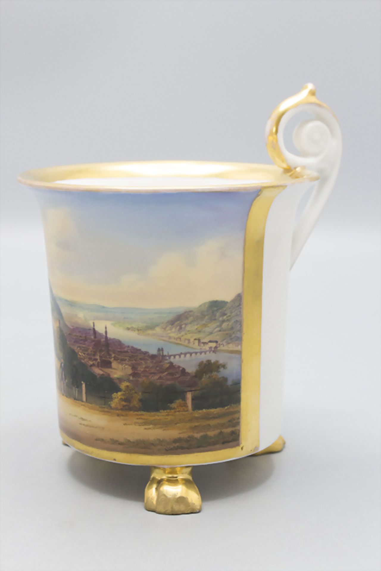 Ansichtentasse mit Untertasse 'Heidelberger Schloss' / A cup and saucer with a view on the ... - Bild 5 aus 7