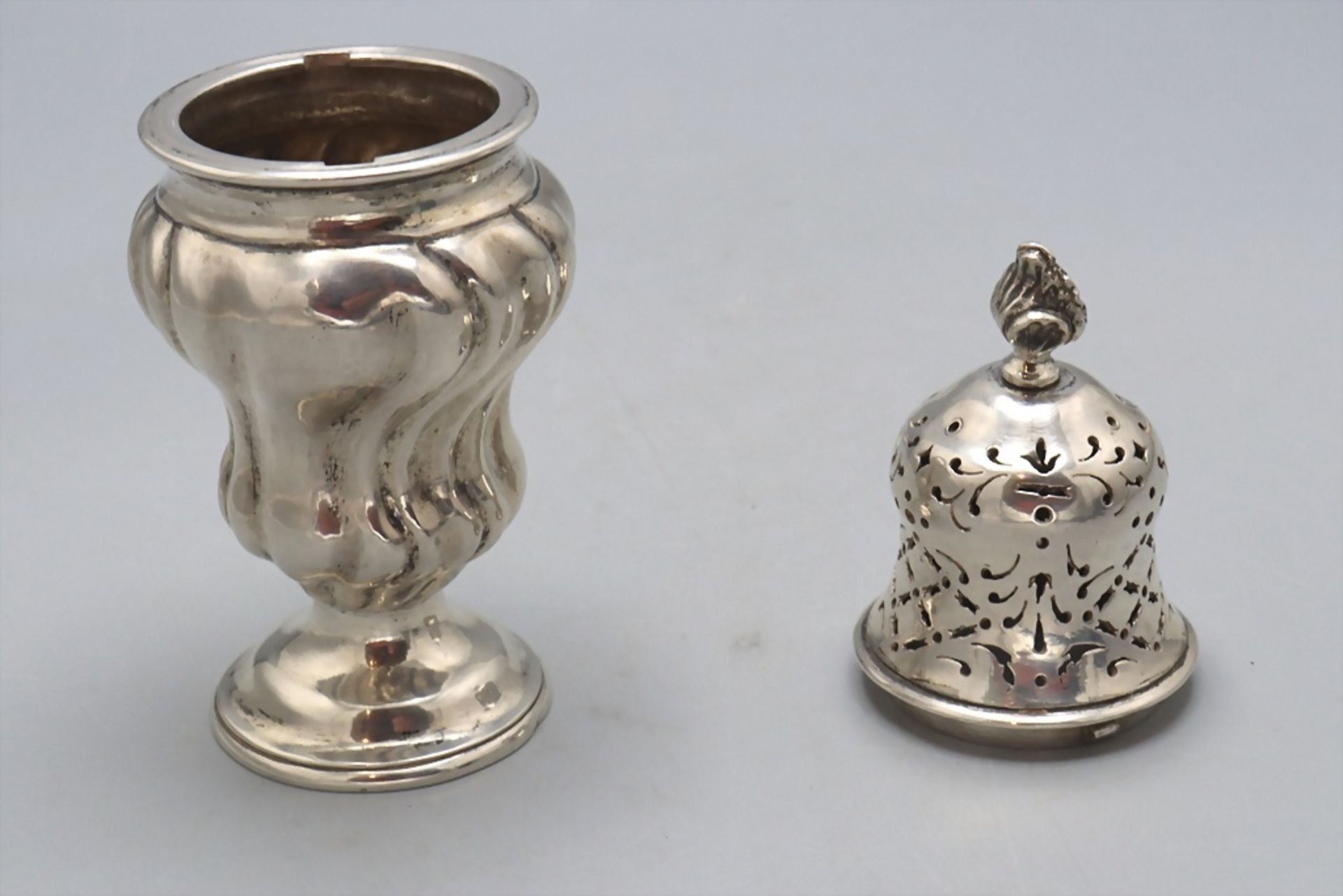 Rokoko Zuckerstreuer / A silver sugar shaker, Johann Leonhard Allmann, Augsburg, 1769-1771 - Bild 2 aus 6