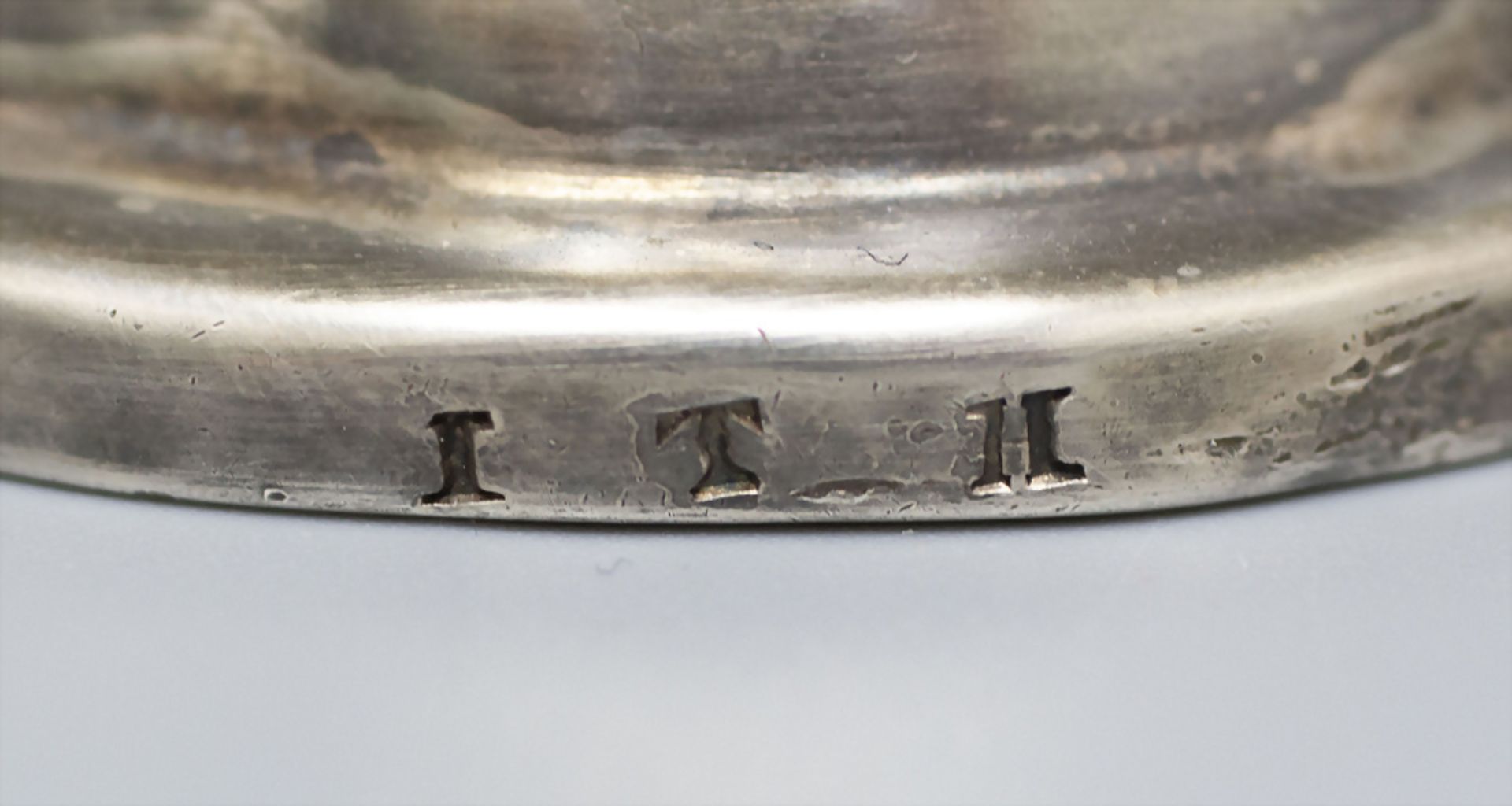 Senftopf / Moutardier en argent massif / A silver mustard pot, Johann Jacob Adam, Augsburg, ... - Bild 6 aus 7