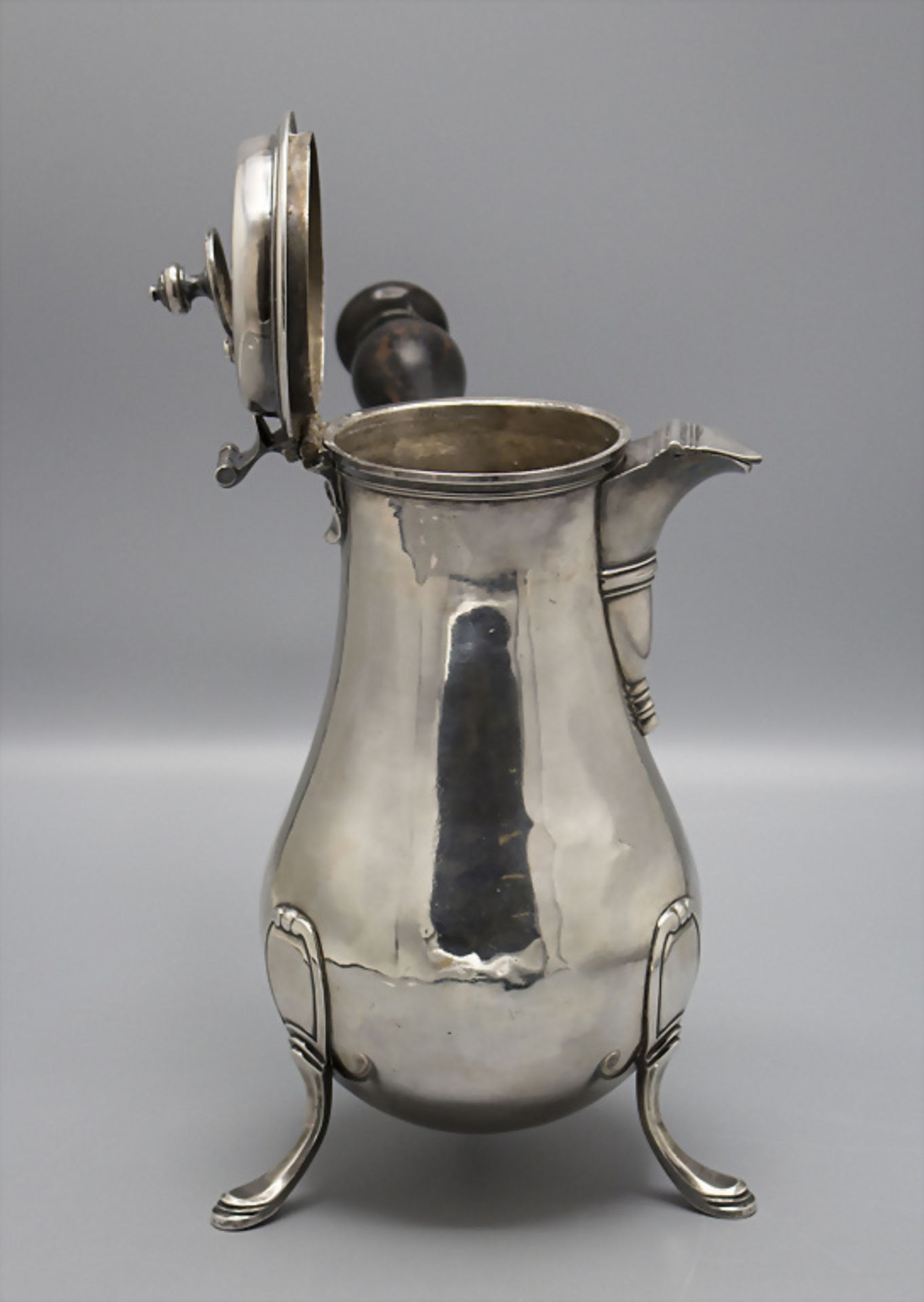 Barock Schokoladenkanne / Chocolatière / A Baroque silver hot chocolate pot, Nicolas Lefévre, ... - Image 3 of 6