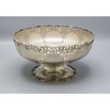 Silberschale mit Glaseinsatz / A Sterling silver fruit bowl, Mappin & Webb, London, 20. Jh.