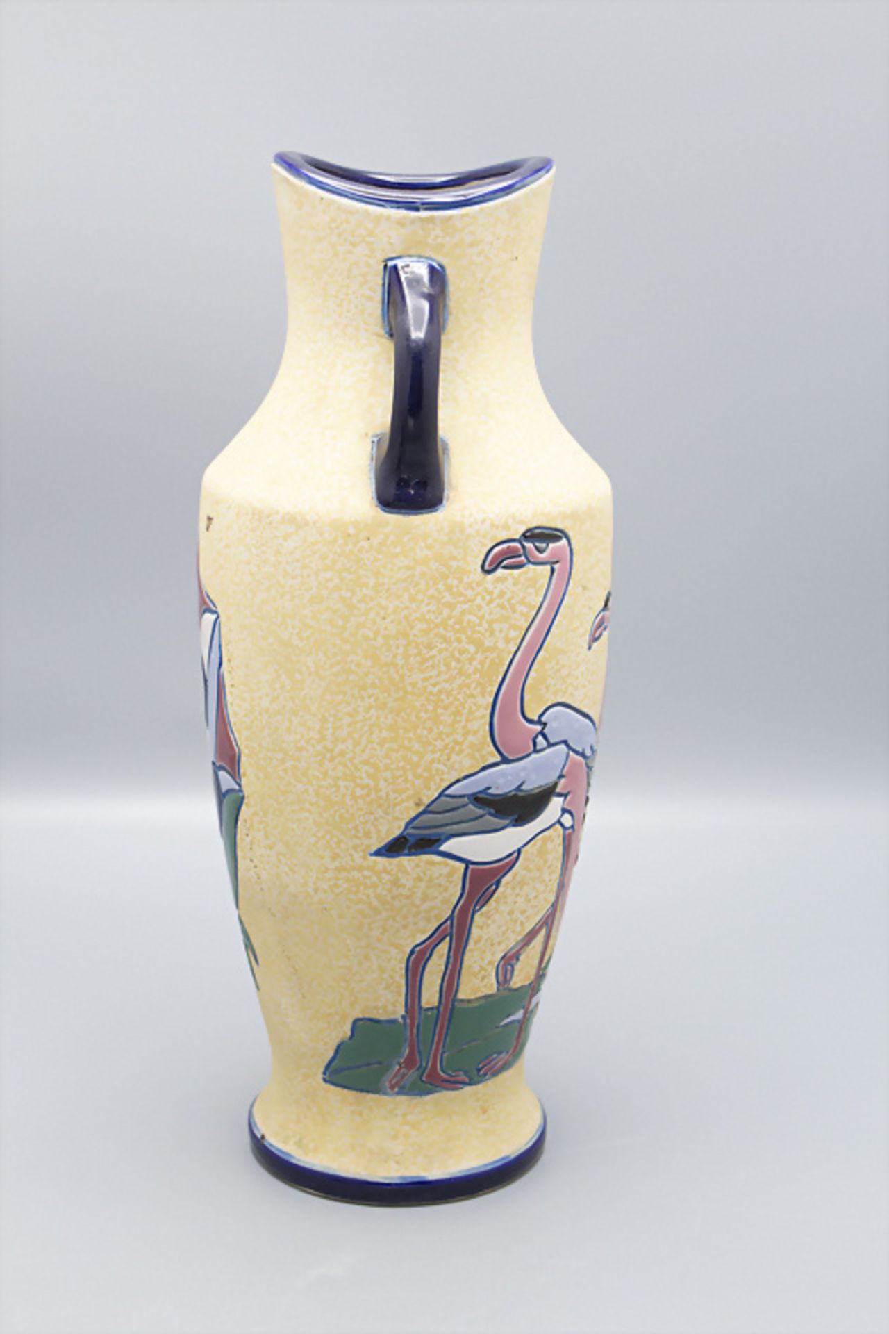 Art Déco Henkelvase mit Flamingos / An Art Deco vase with flamingos, Amphora-Werke, ... - Bild 3 aus 4