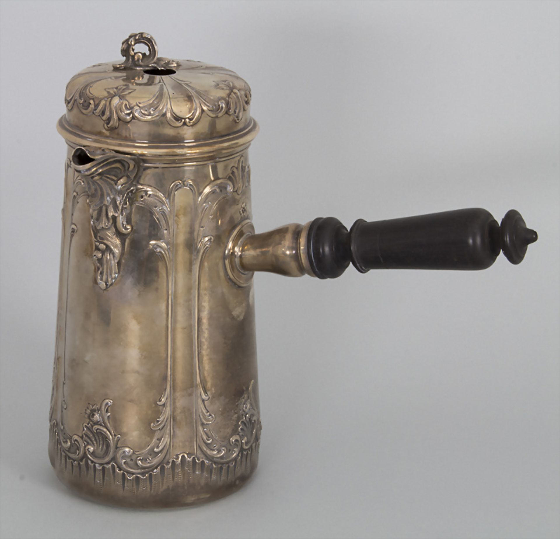 Chocolatière / Schokoladenkanne / A silver chocolate pot, Albert Deflon, Paris, 1907-20