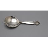 Zuckerlöffel 'Acanthus / Königin / Dronning' / A Sterling silver sugar spoon 'Acanthus', ...