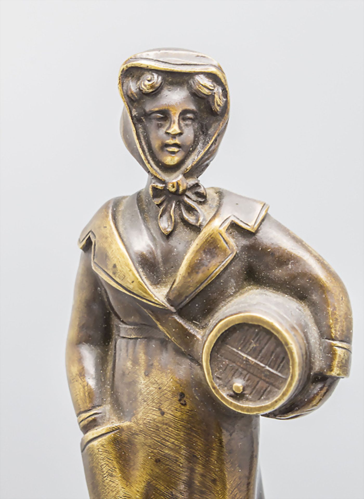 Bronzefigur 'Soldat mit Frau' / A bronze figure of a 'Soldier with wife', Russland, Ende 19. Jh. - Bild 6 aus 7