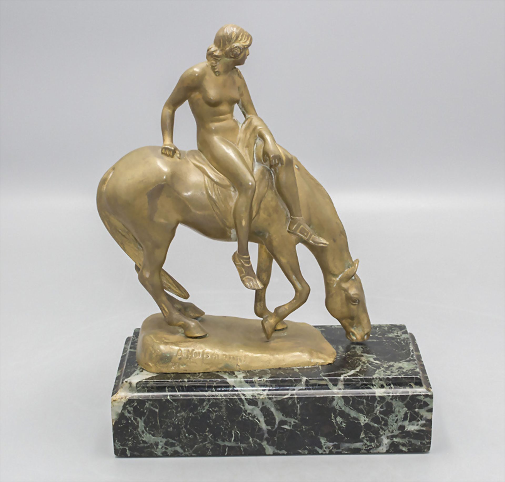Jugendstil Bronze Skulptur 'Frauenakt auf grasendem Pferd' / An Art Nouveau bronze sculpture ...