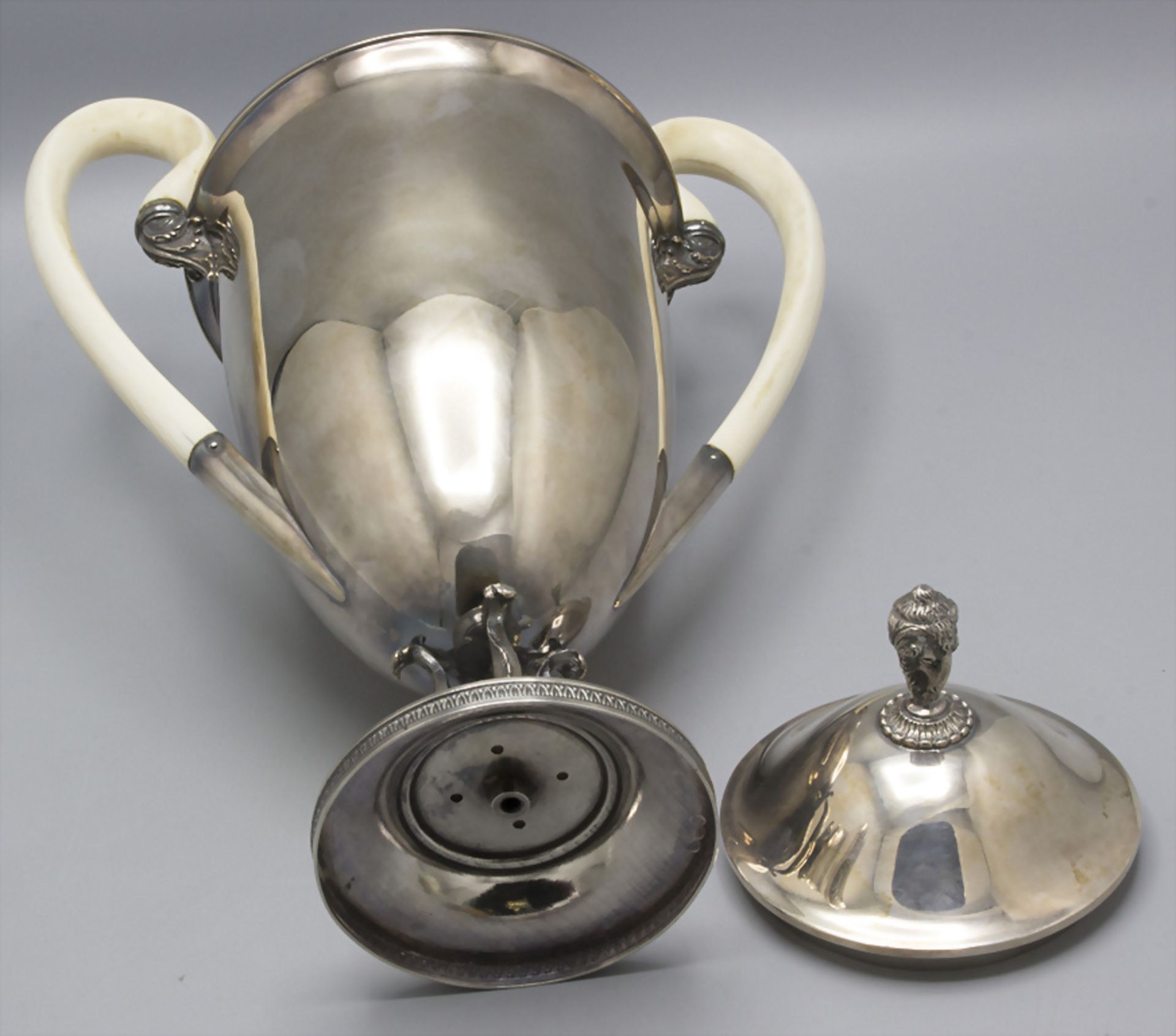 Henkelpokal / A silver cup, Wolfers Frères, Brüssel, um 1920 - Bild 4 aus 8