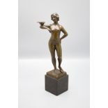 Jugendstil Bronzeplastik 'Stehender weiblicher Akt mit Taube' / An Art Nouveau bronze ...