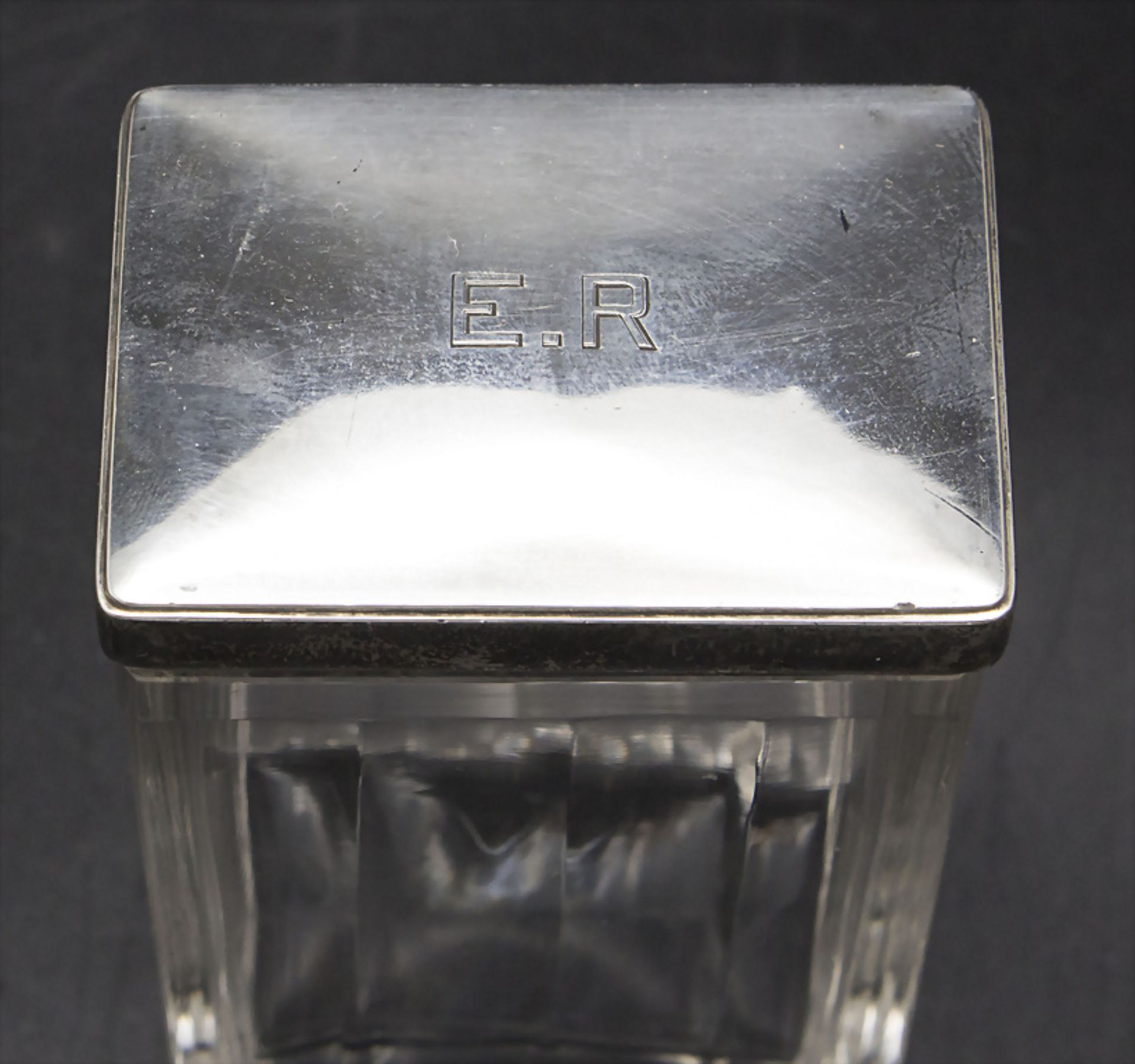 Rechteckige Art Déco Glasdose mit Silberdeckel / An Art Deco glass box with silver lid, ... - Image 2 of 5