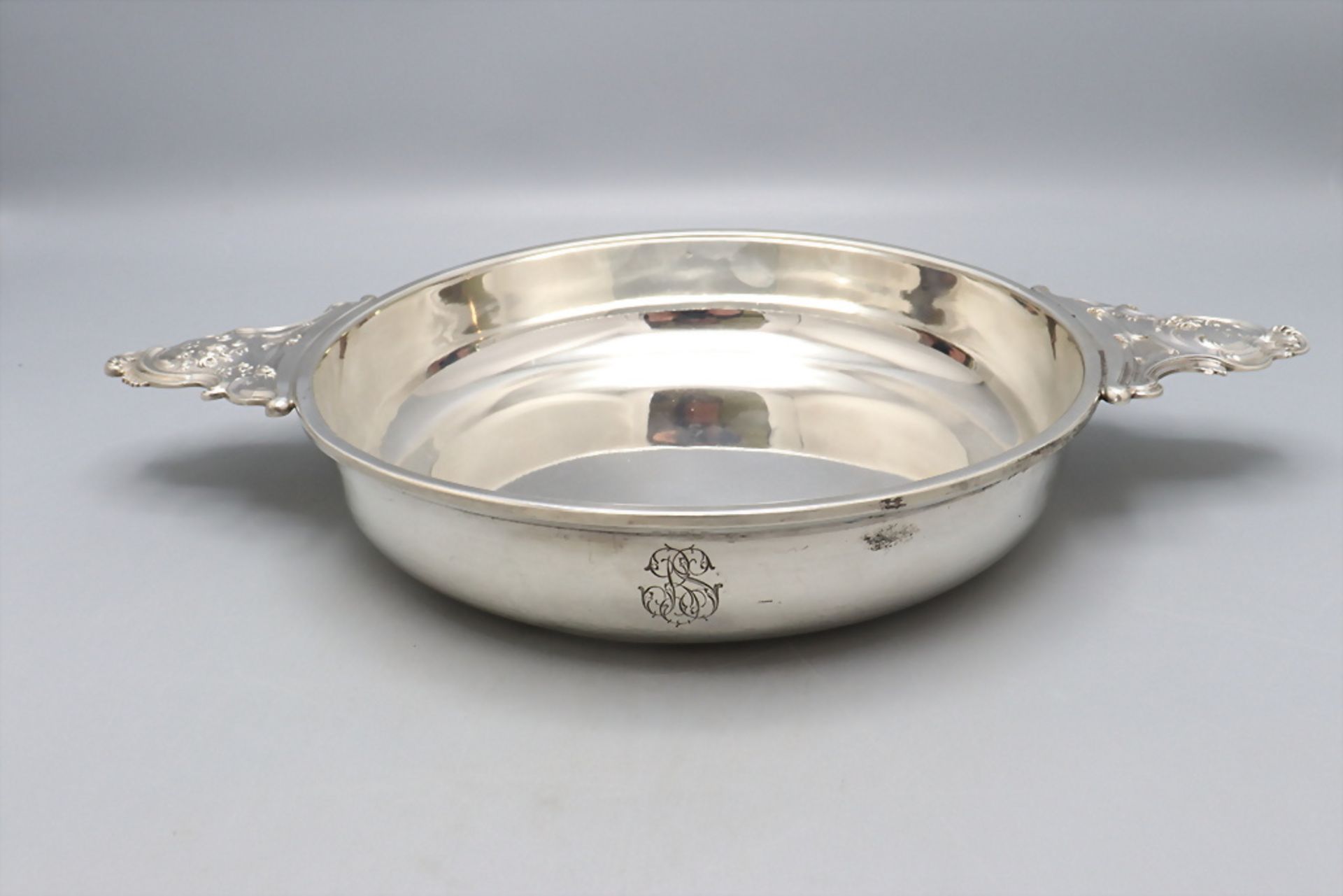 Silberschale mit Handhaben / A silver bowl with handles, Alphonse Debain, Paris, um 1900