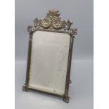 Tischspiegel mit Rocaillen / A brass table mirror, Frankreich, wohl Ende 18. Jh.