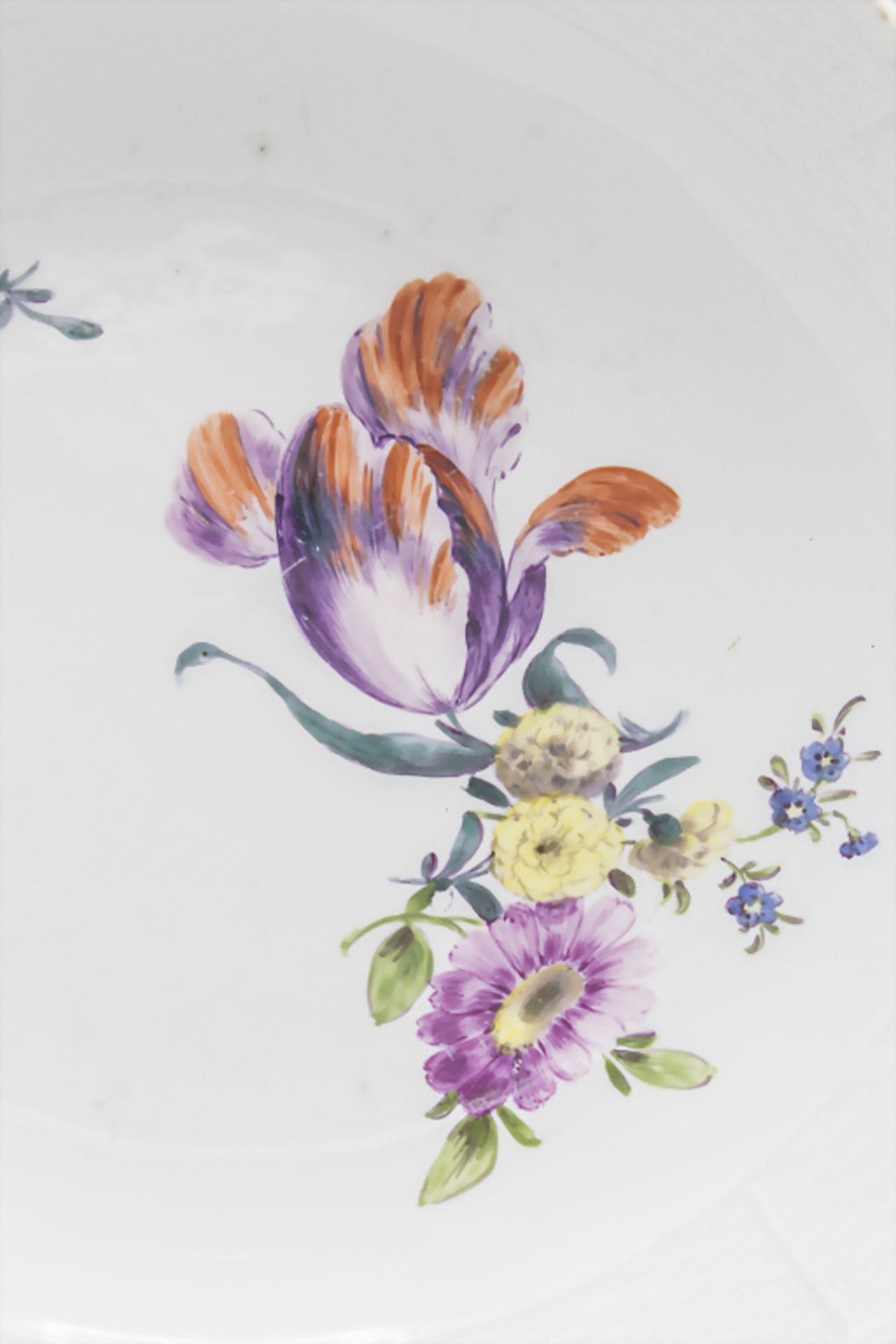 Obstschale mit Blumenmalerei / A bowl with fine flower painting, Meissen, Punktzeit, um 1763-1773 - Image 2 of 3