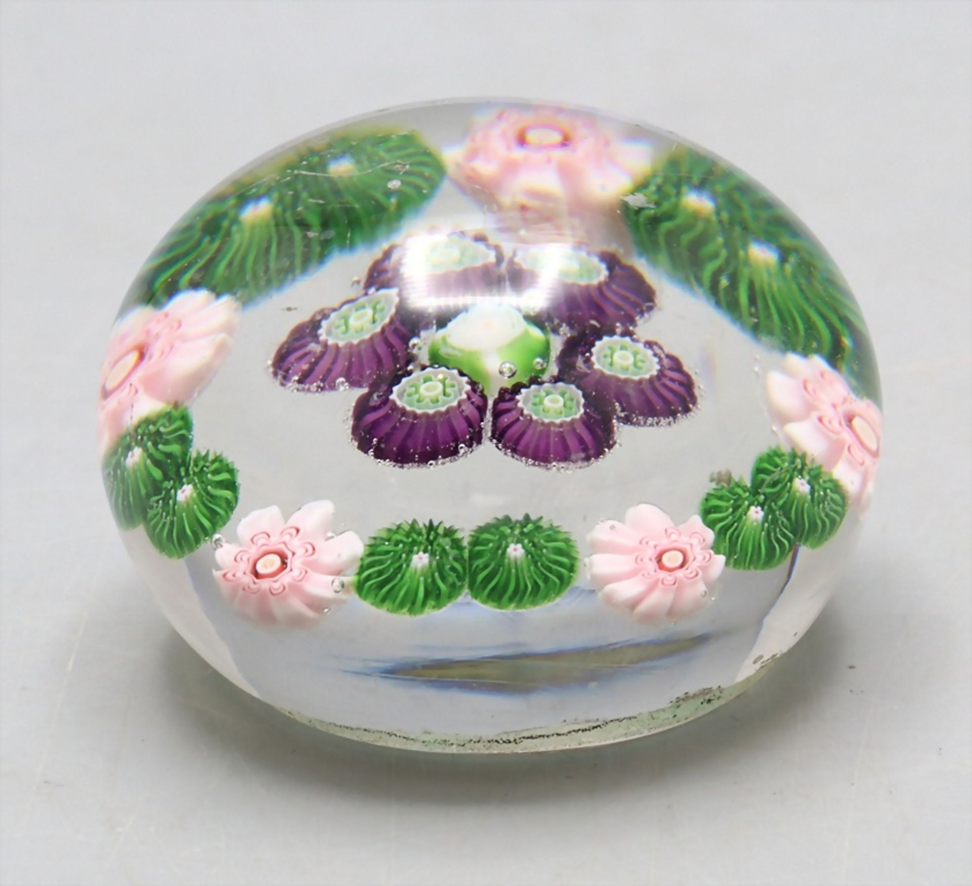 Kleiner Briefbeschwerer / A small paperweight, Cristellerie de Clichy, Paris, Mitte 19. Jh.