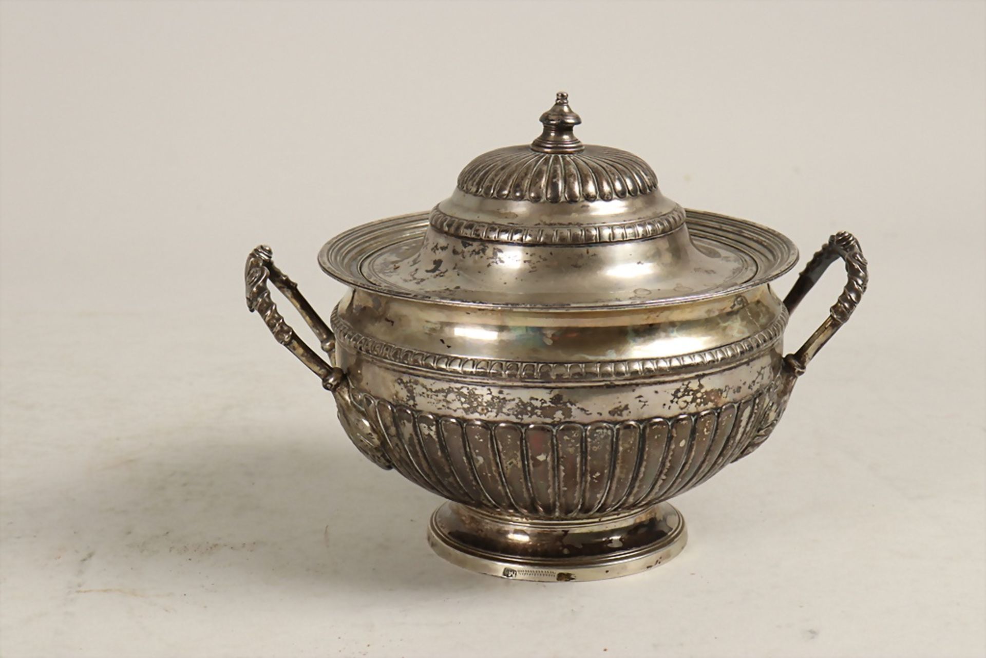 Zuckerdose / A lidded sugar bowl, Porto, 19. Jh.