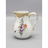 Kanne mit Blumen- u. Insektenmalerei / A pot with flowers and insects, wohl Paris, Mitte 18. Jh.