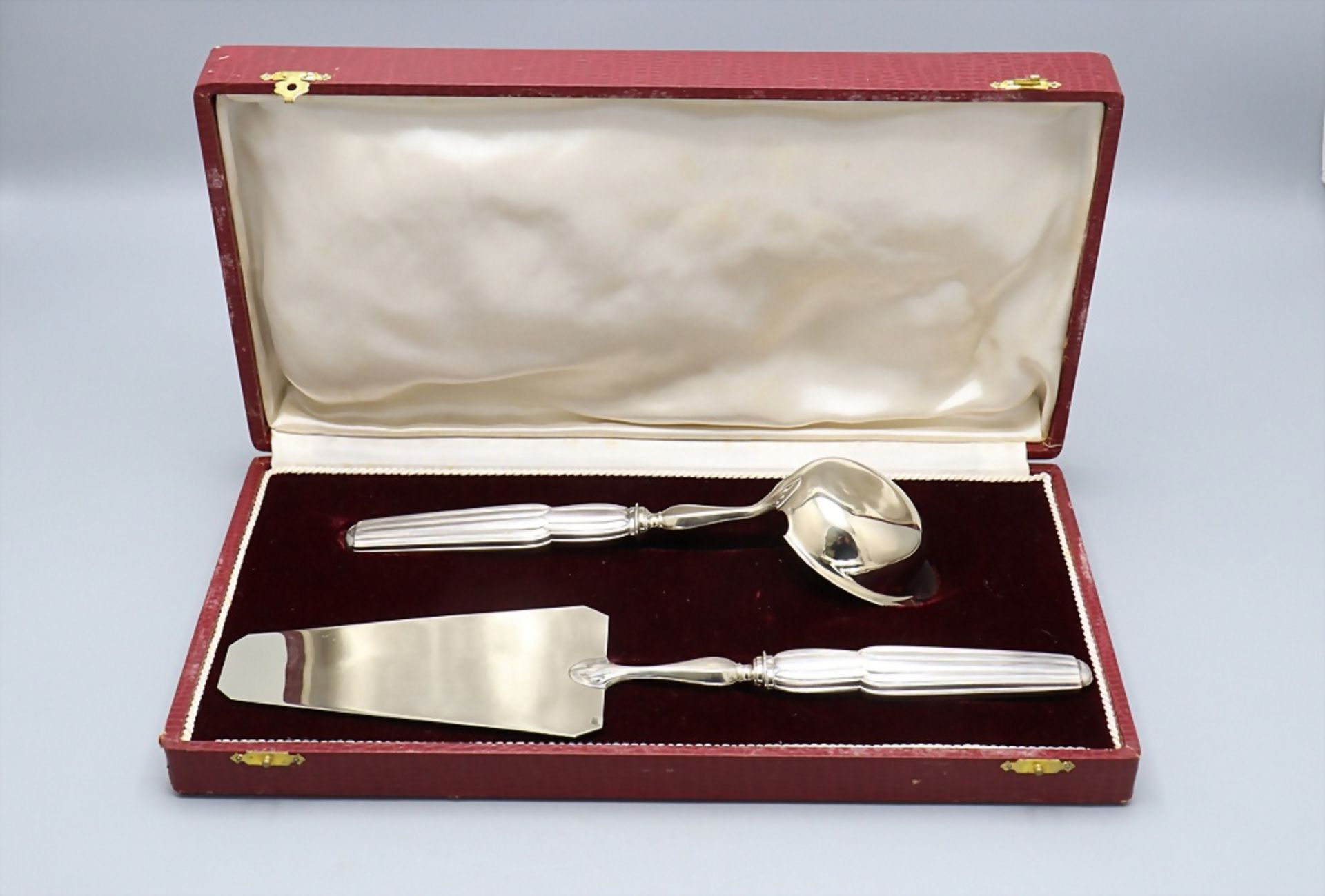 Art Déco Tortenheber und Sahnekelle im Etui / An Art Deco silver cake server and cream ladle ...