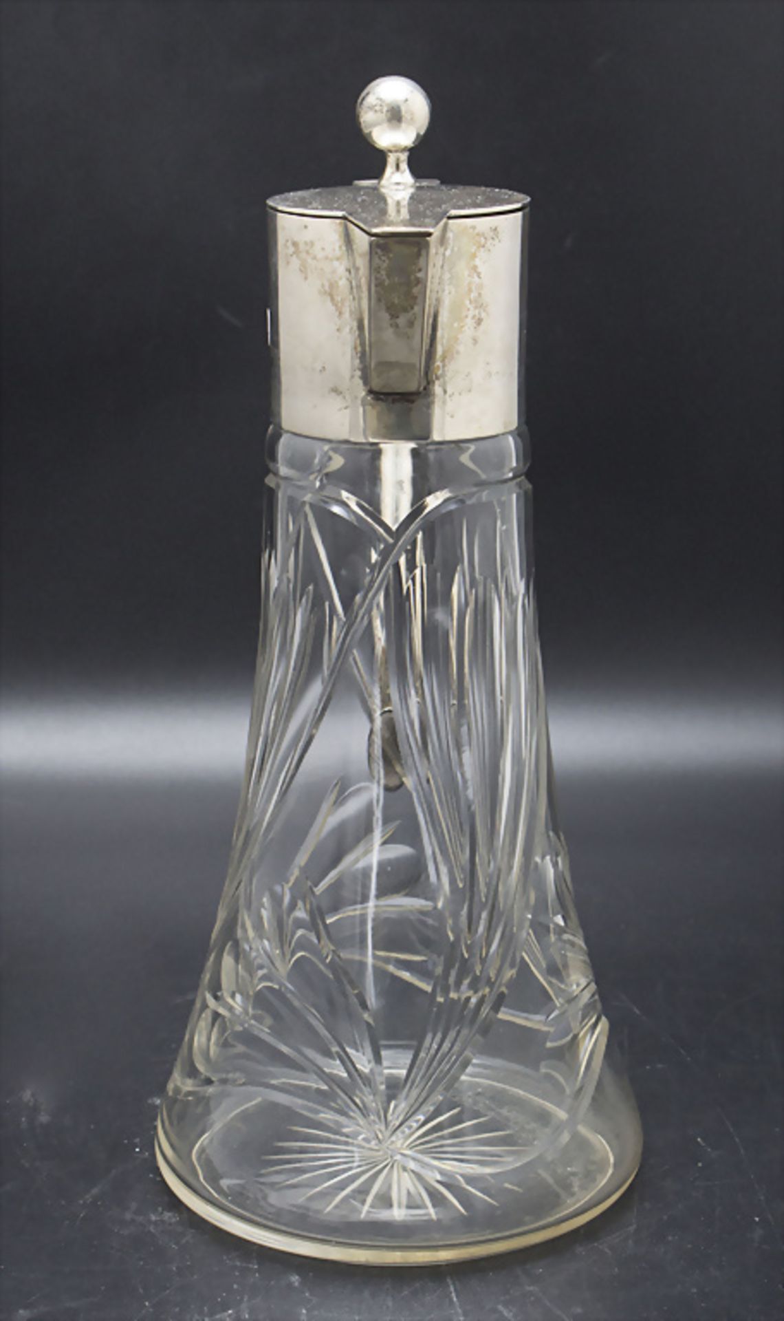 Glaskanne mit Silbermontur / A cut glass decanter with silver mount, deutsch, um 1920 - Bild 2 aus 5