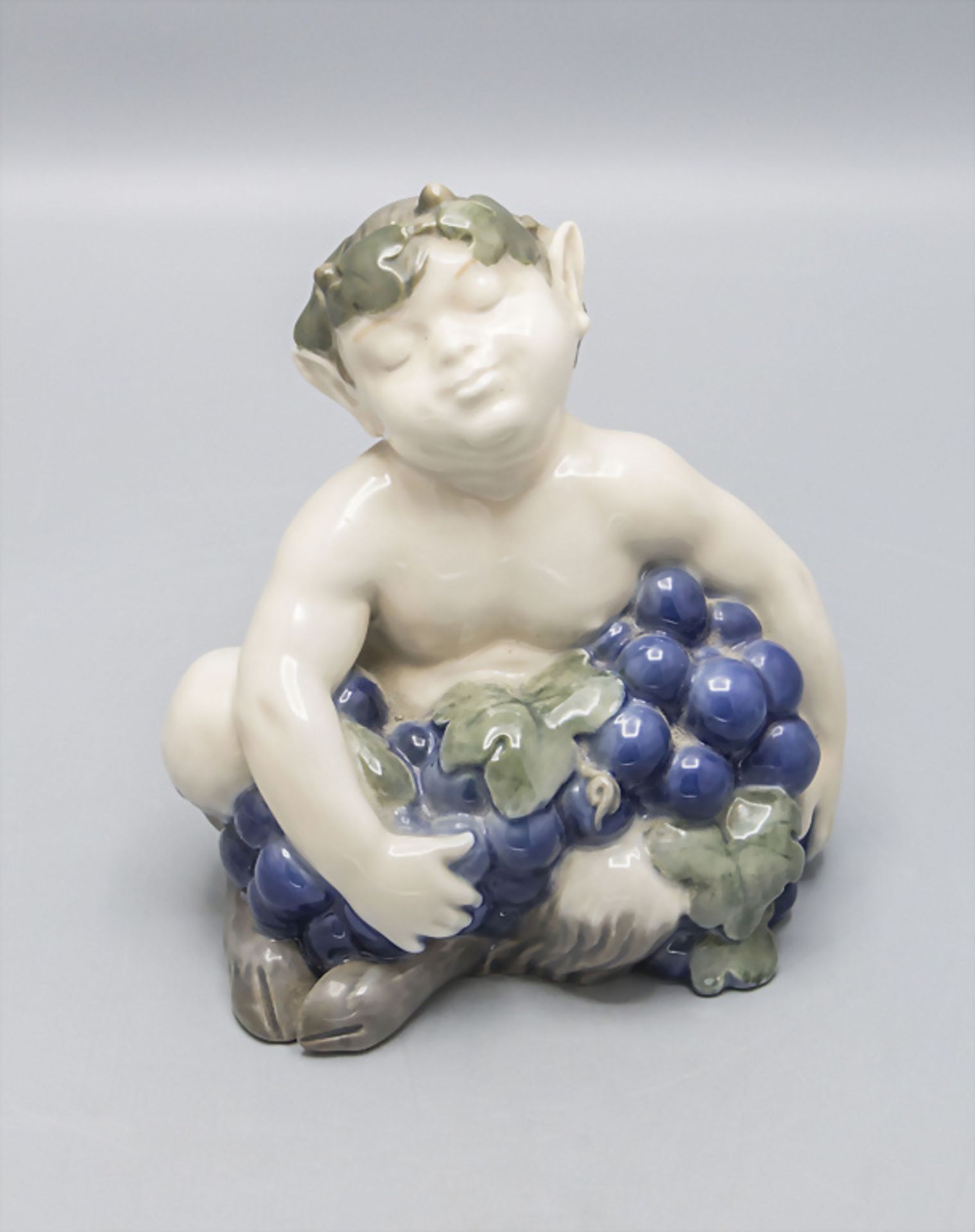 Faun / Satyr / Pan mit Weintrauben / A faun with grapes, Royal Copenhagen, 1964