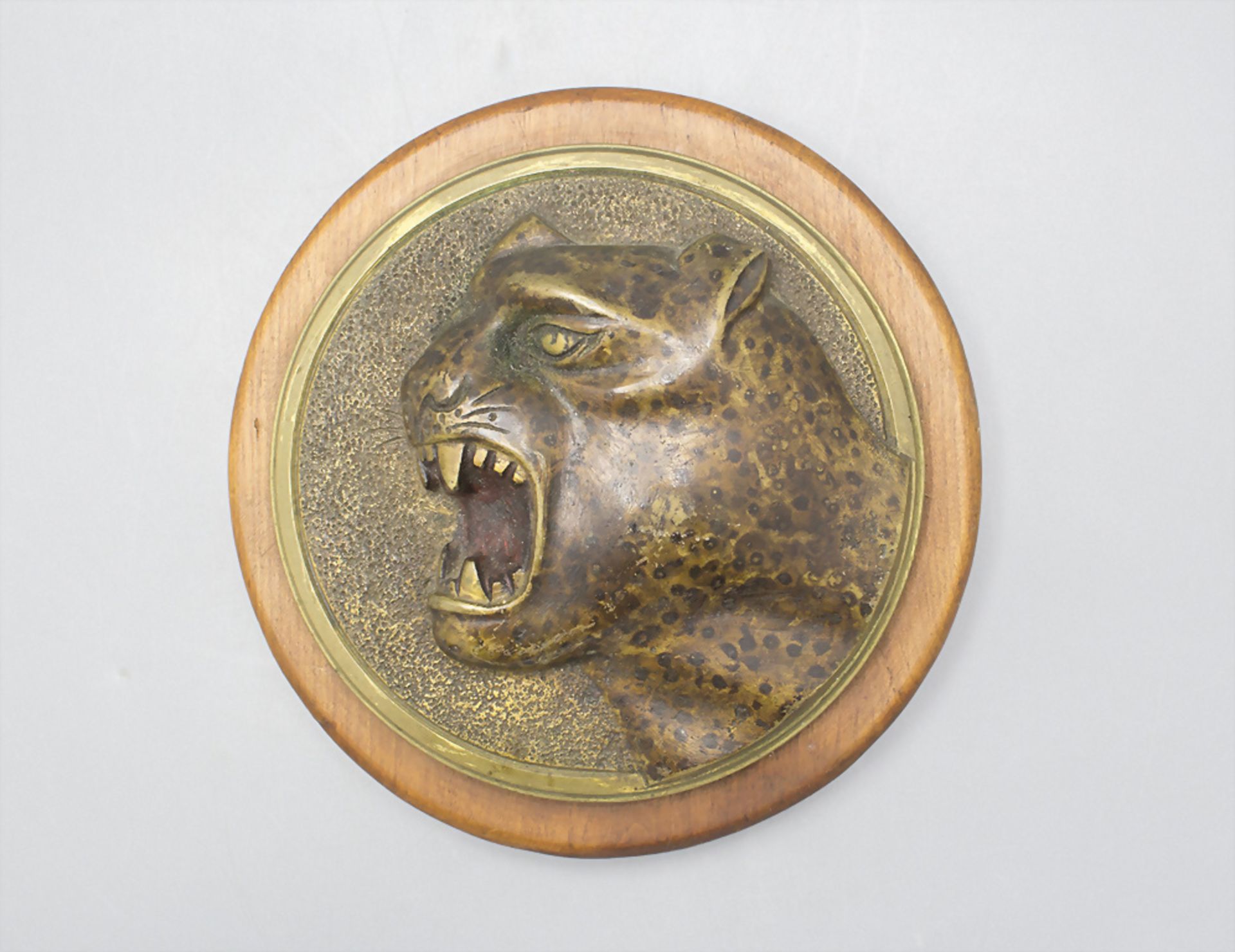 Art Déco Bronze Kopf eines Leoparden als Wandapplike / An Art Deco bronze head of a leopard as ...