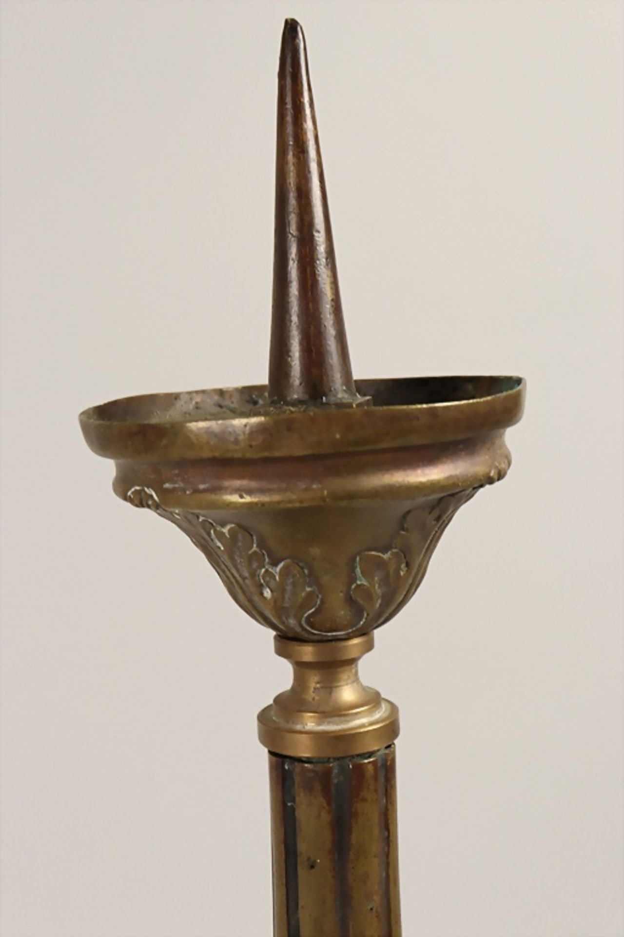 Louis Seize / Klassizismus Altarleuchter / An altar candle holder, deutsch, um 1780 - Image 4 of 6