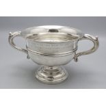 Henkelschale / A silver bowl with handles, Walker & Hall, Sheffield, 1923