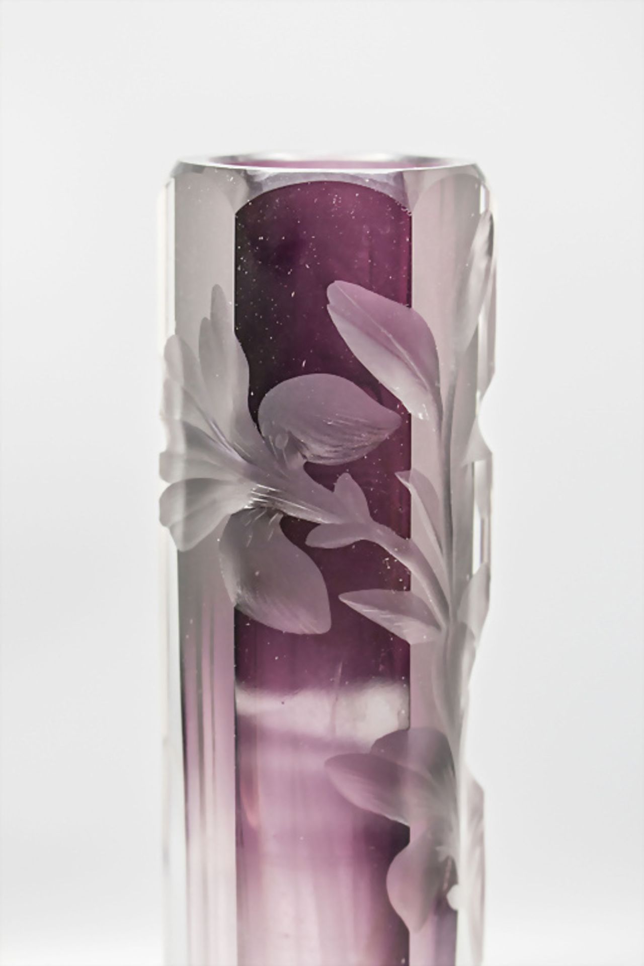 Jugendstil Vase mit Lilien / An Art Nouveau vase with lilies, Ludwig Moser, Karlsbad, um 1900 - Bild 3 aus 6