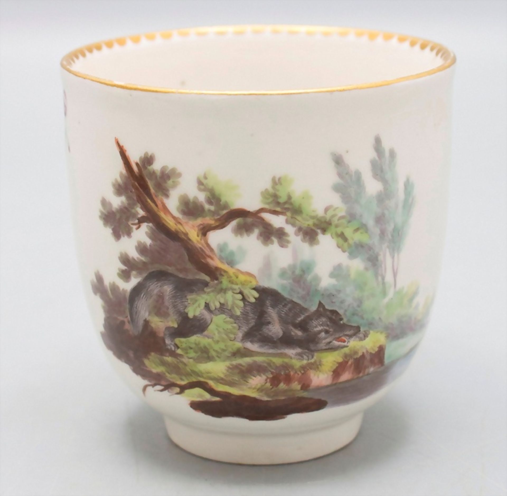 Tasse und Untertasse mit einem Wolf / A cup and saucer with a wolf, Frankenthal, 1762-70 - Image 3 of 5