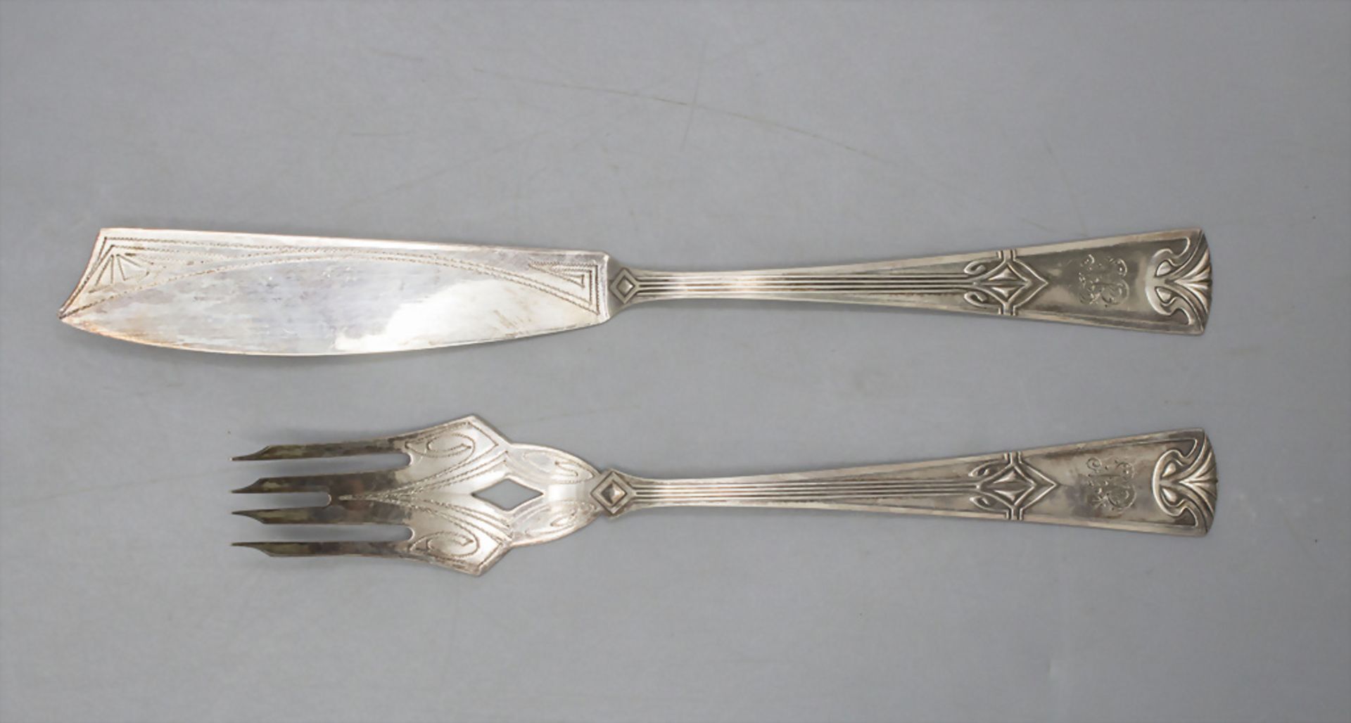 Jugendstil Fischgabel und Fischmesser Modell Nr. 44 / An Art Nouveau fish fork and knife, WMF, ...