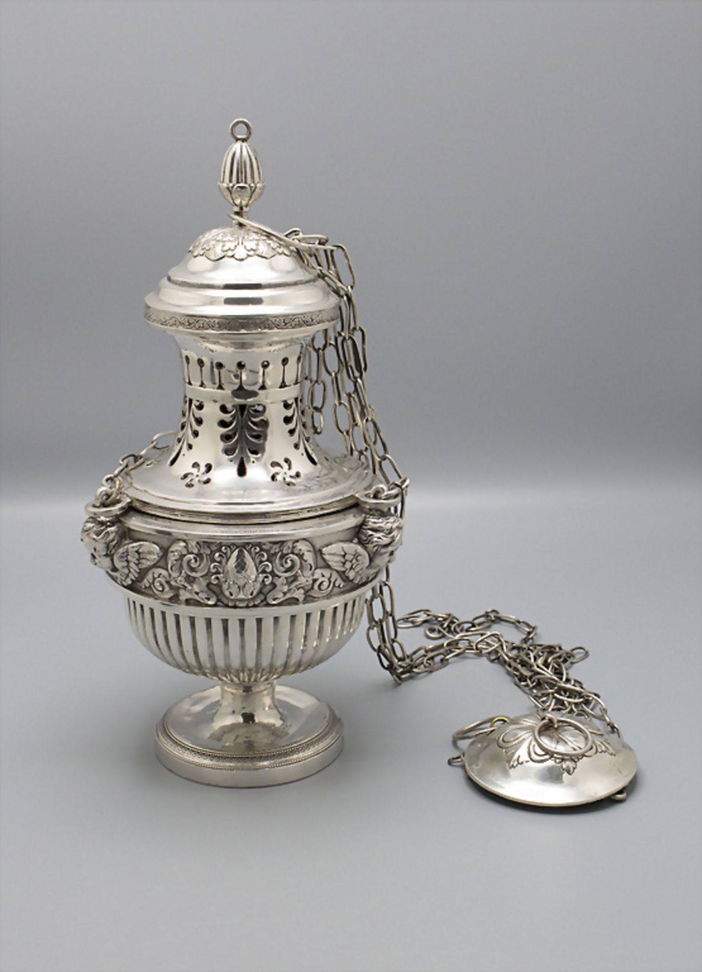 Weihrauchampel / A silver incense lamp, Belgien, 18. Jh.