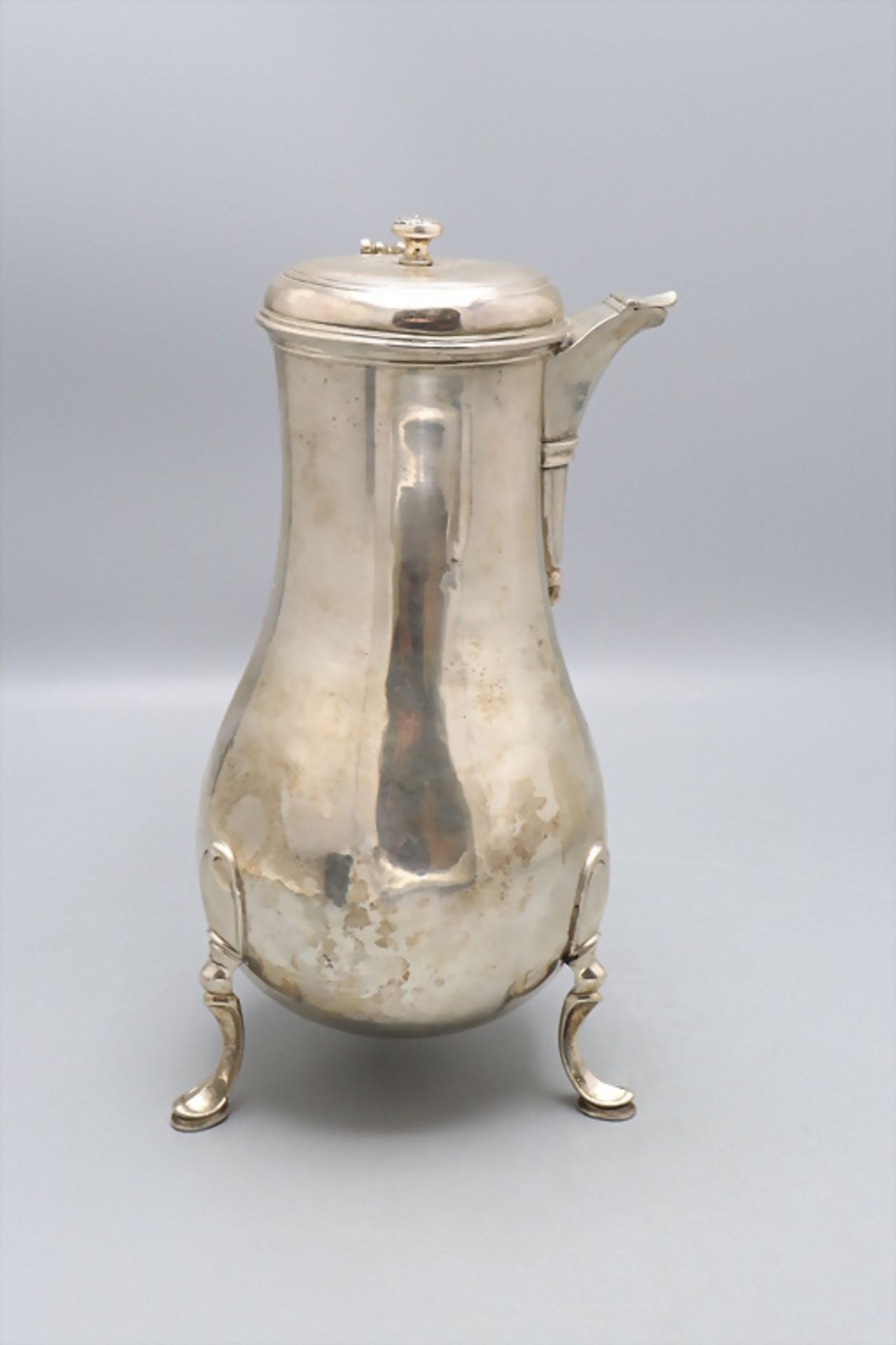 Kaffeekanne / Verseuse / A silver coffee pot, Joseph-Virgile Vilhet, Avignon/Carpentras, 1746-1780 - Image 4 of 7