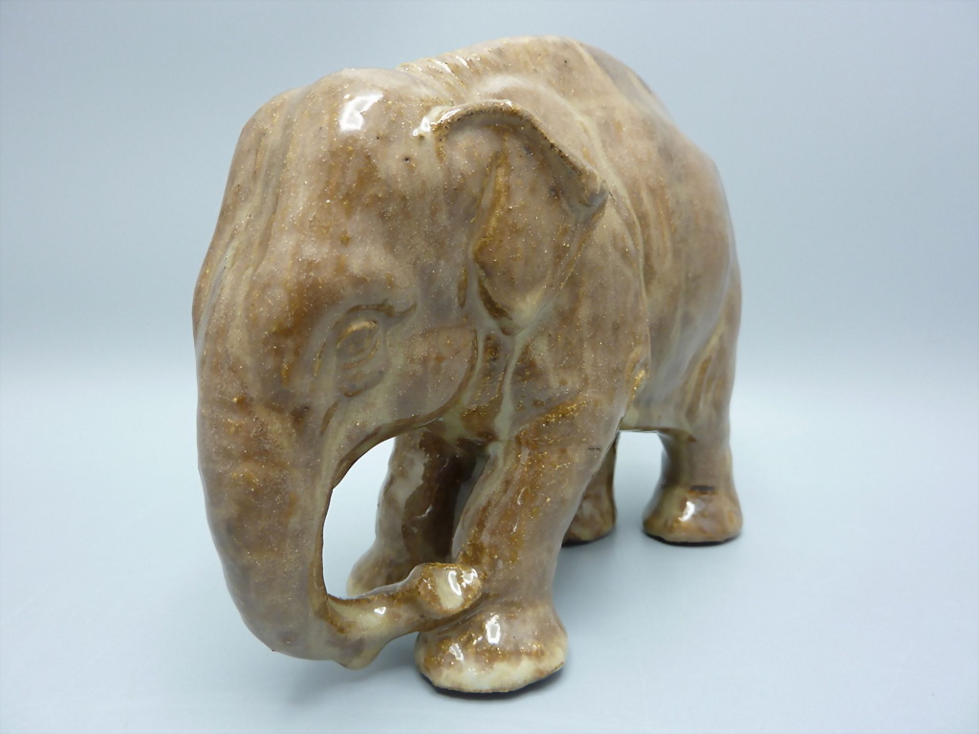 Keramik Figur 'Elefant' / A ceramic figure 'Elephant', deutsch, um 1920 - Image 3 of 6