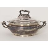 Deckelterrine / A covered silver tureen / Légumier en argent / Emile Puiforcat, Paris, um 1900