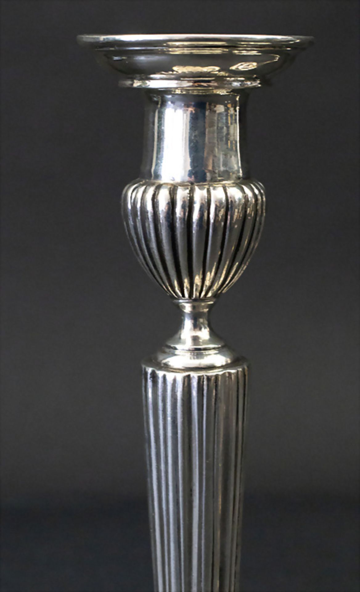Paar Louis-Seize Kerzenleuchter / A pair of silver candlesticks, Sigismundus Birk sen., ... - Image 2 of 5