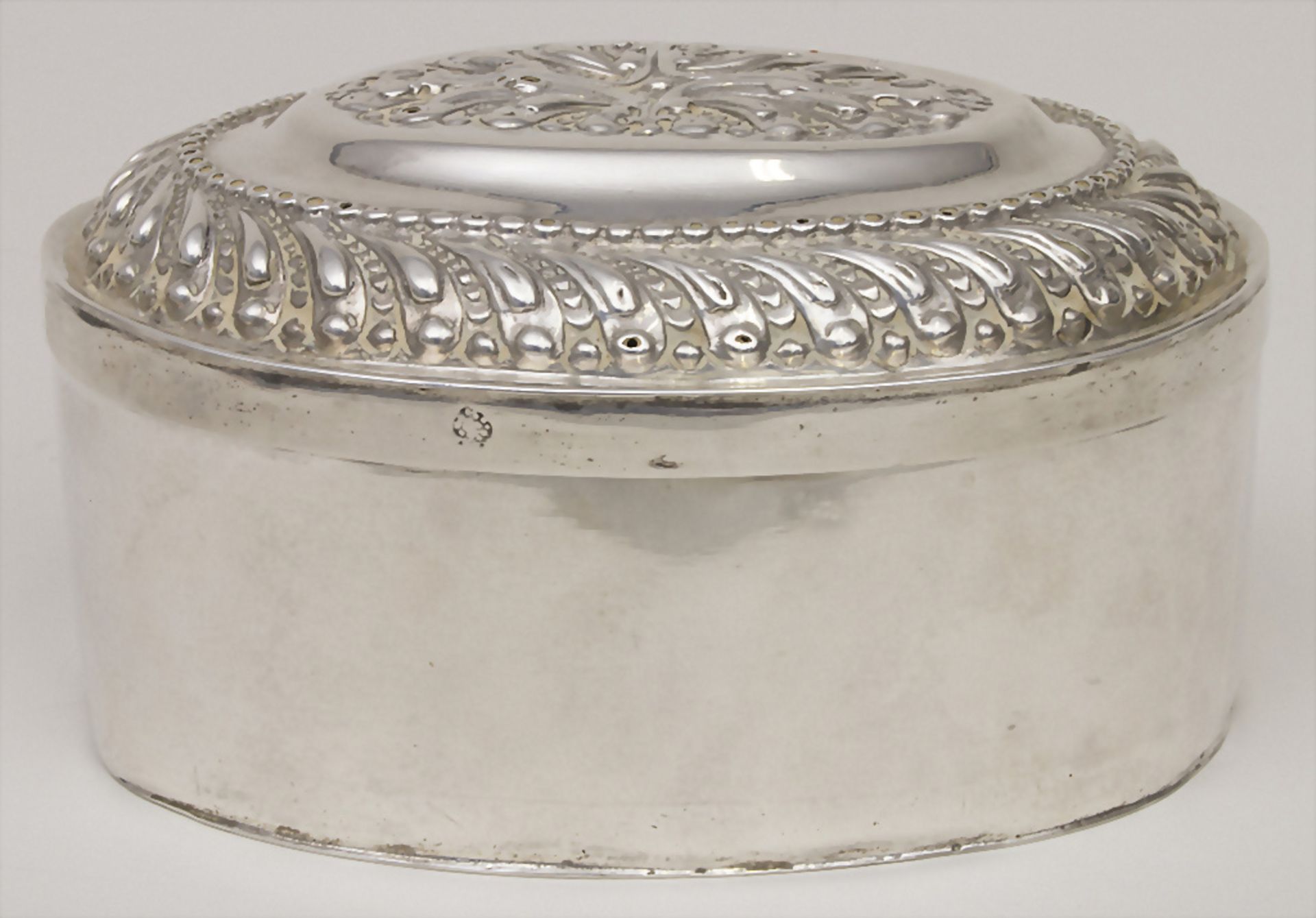 Ovale Dose / An oval silver box, Philipp Küsel, Augsburg, 1685-1700 - Image 2 of 7