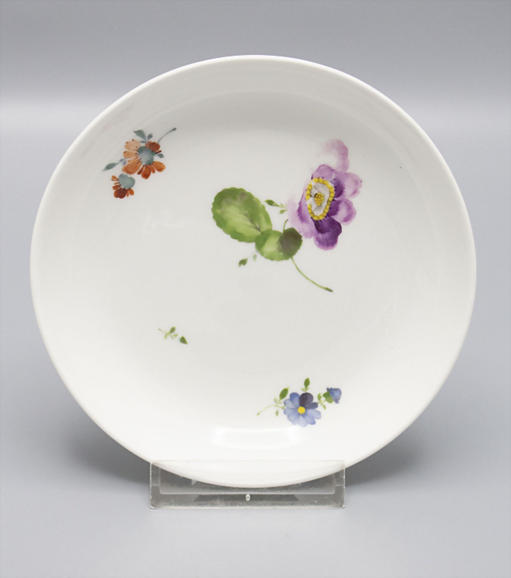 4 Unterschalen mit Blumenmalerei / 4 small dishes with different flowers, Meissen, Punktzeit, ... - Image 6 of 6