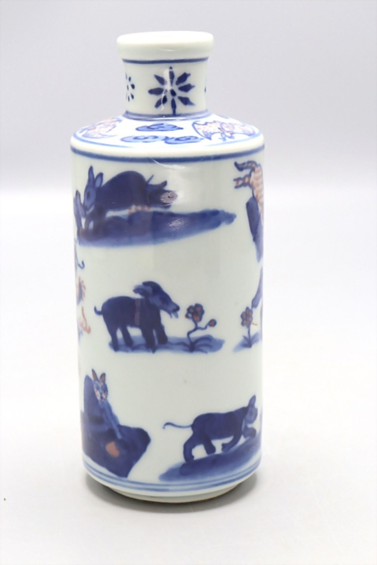Flaschenvase 'Chinesische Tierkreiszeichen' / A flask vase 'Chinese zodiac signs', China, wohl ... - Image 2 of 5