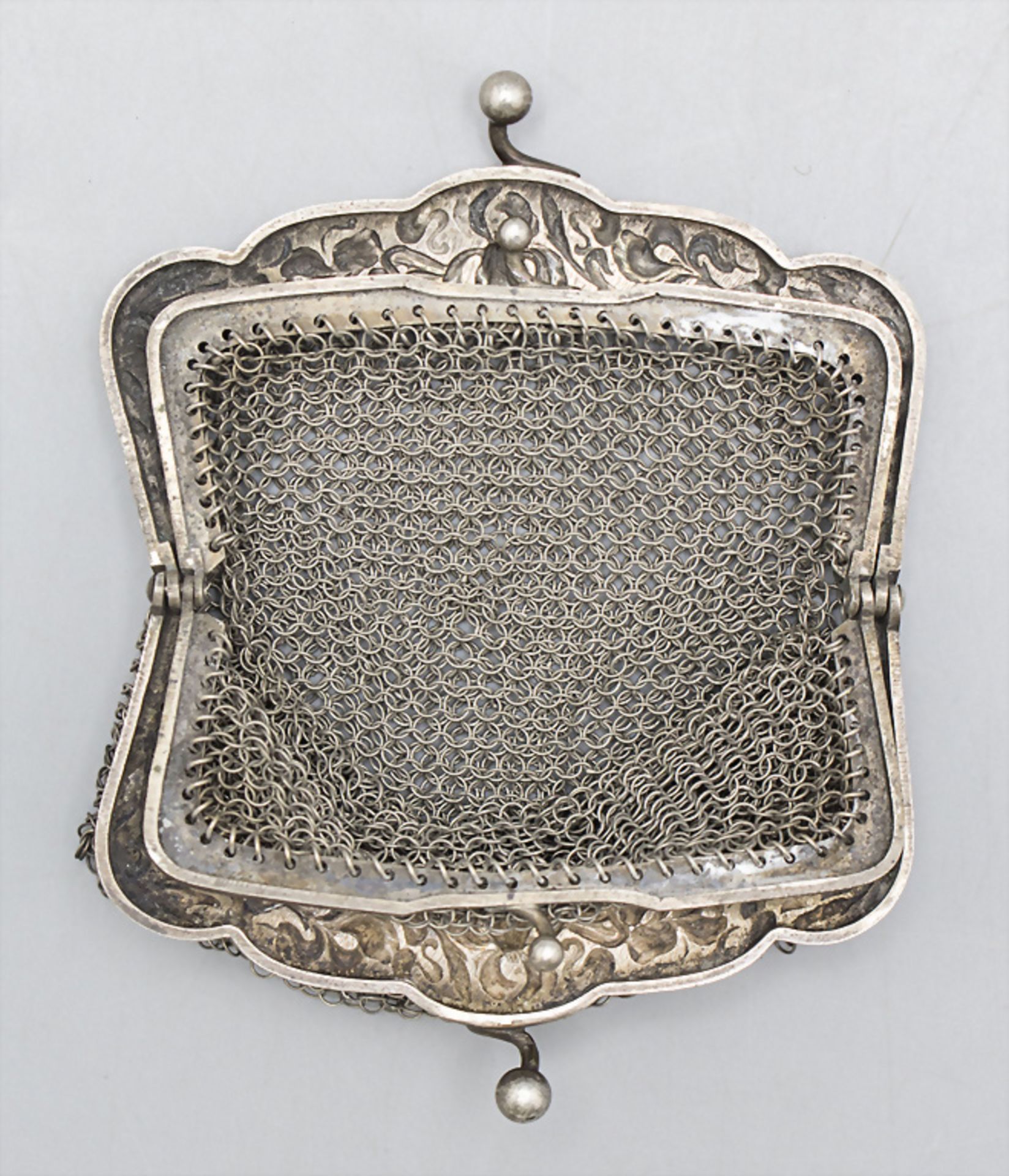 Jugendstil Portemonnaie mit Lilien / An Art Nouveau silver purse with lilies, Frankreich, um 1900 - Bild 3 aus 3