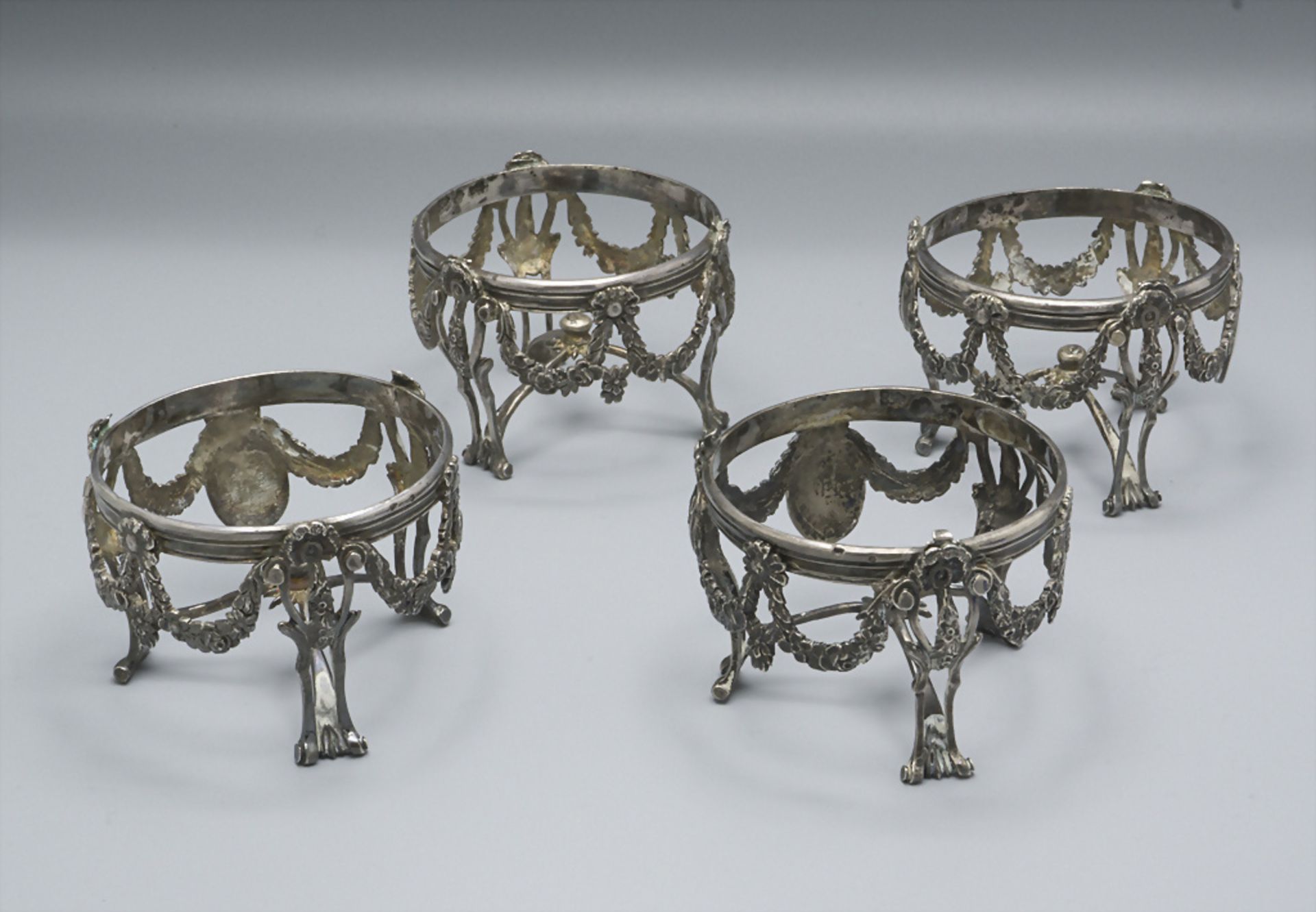 4 Louis XV Salieren / 4 salières en argent et verre / A set of 4 salt cellars, Nicolas Pigeon, ... - Image 2 of 6