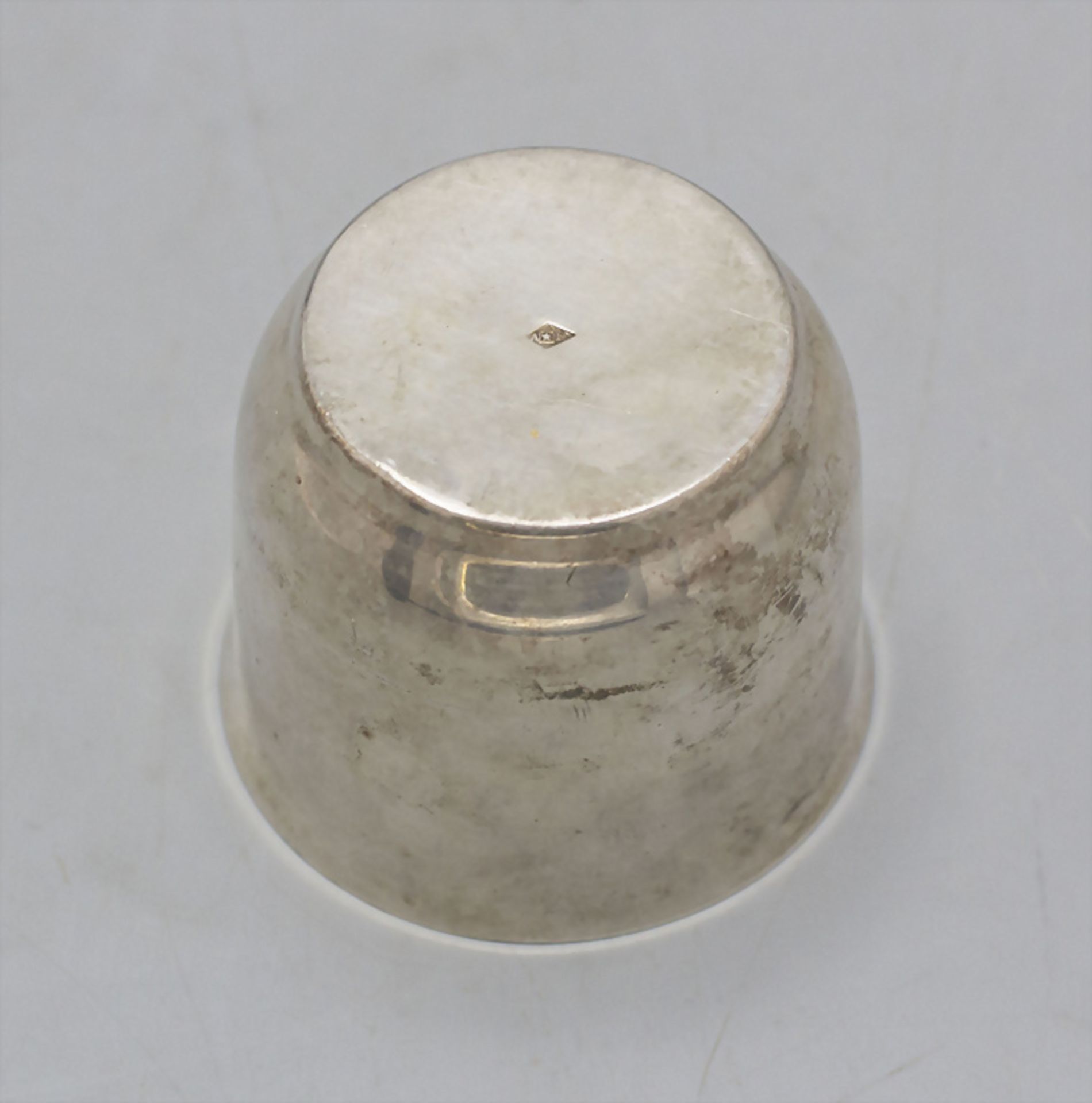 Art Déco Silberbecher / An Art Deco silver beaker, wohl Paris, um 1925 - Bild 2 aus 4