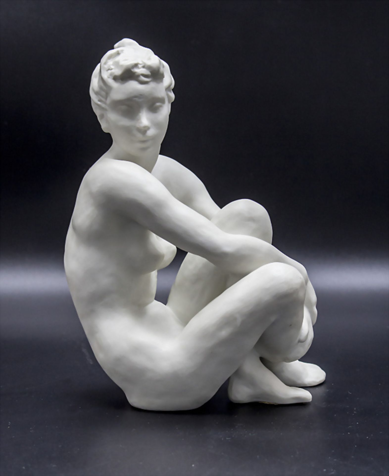 Porzellan Akt 'Die Sitzende' / A porcelain sculpture of a sitting nude, Lore Friedrich-Gronau, ...