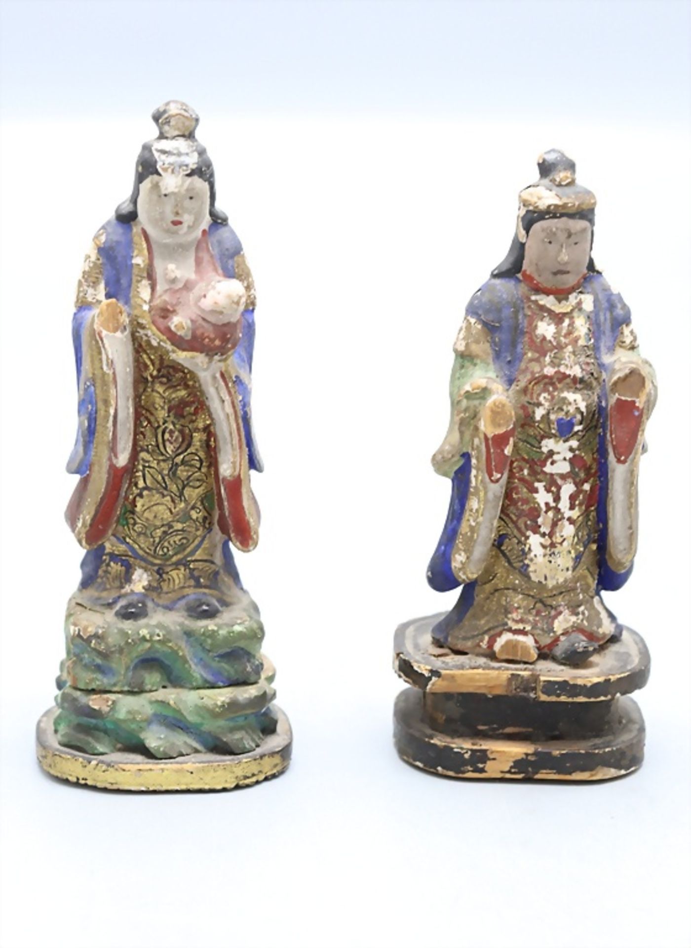 2 kleine Holzfiguren / 2 small wooden figures, China, 19. / 20. Jh.