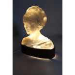 Art Déco Frauenbüste / An Art Deco bust of a woman, Géza Szentesy Hiesz (1896 Budapest-1978 ...