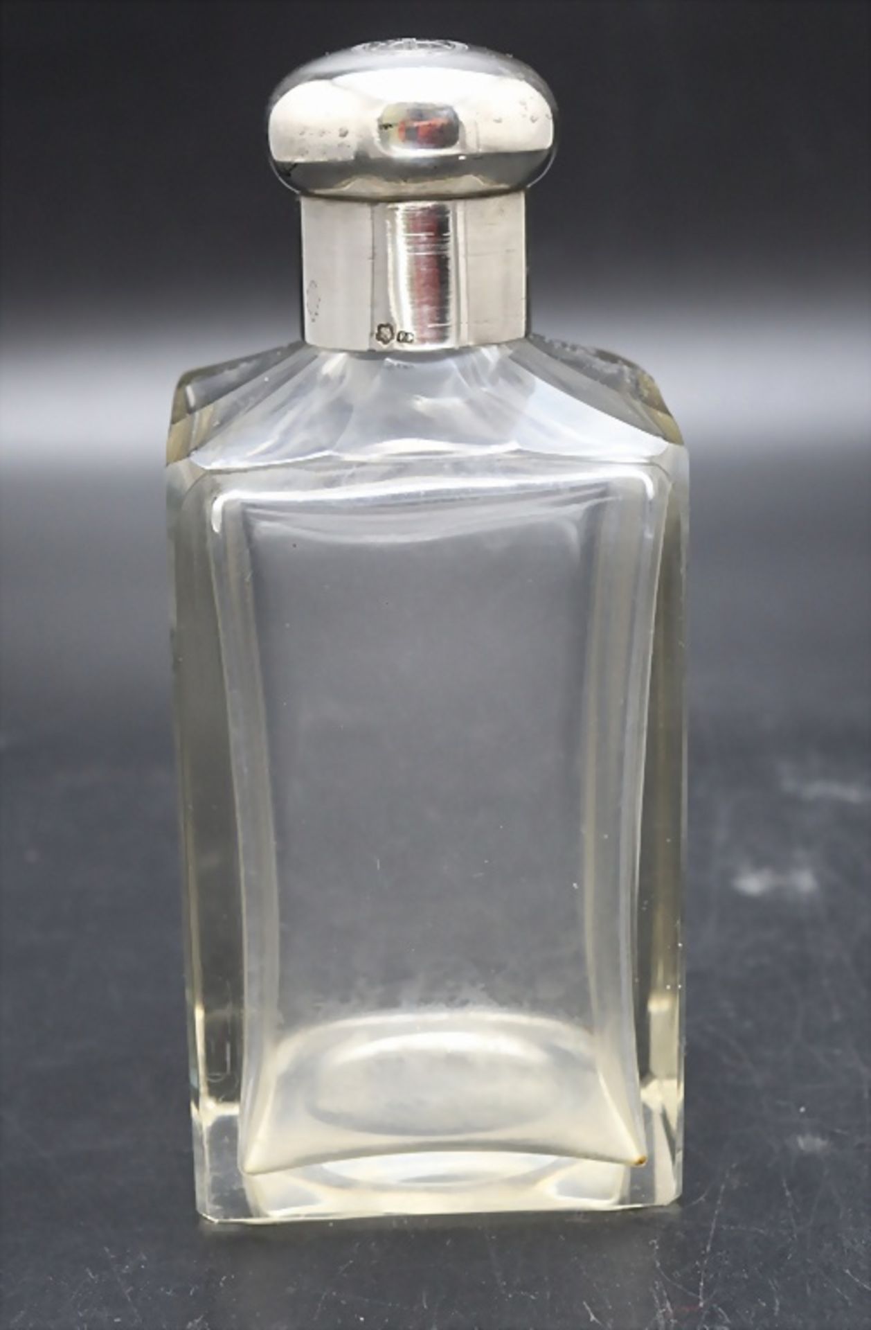 Likörflasche mit Silbermontur / A liquer bottle with silver mount, Wien, Anfang 20. Jh.