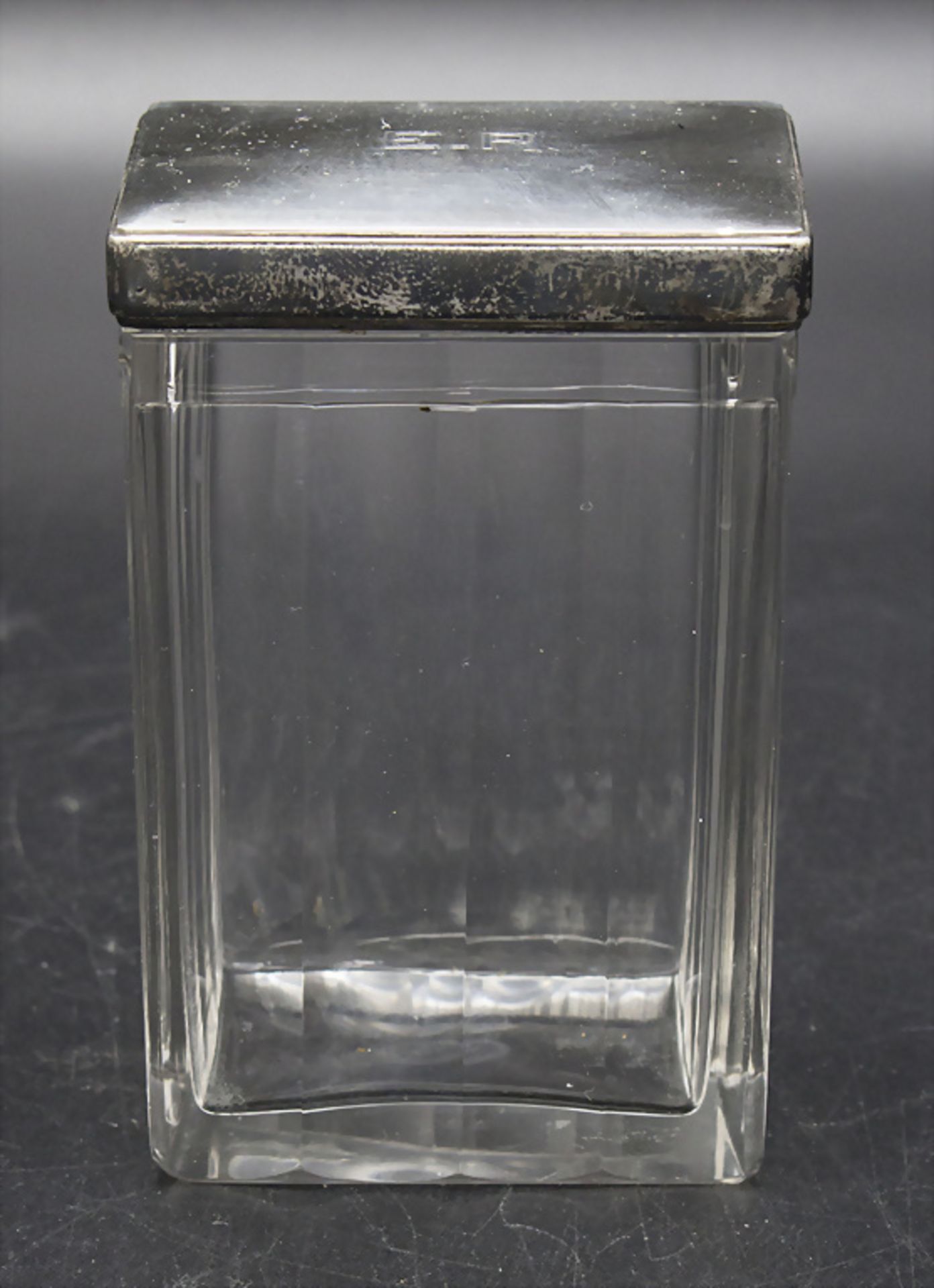 Rechteckige Art Déco Glasdose mit Silberdeckel / An Art Deco glass box with silver lid, ...