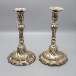 Paar Rokoko Kerzenleuchter / A pair of silver Rococo candlesticks, Rovira, Barcelona, um 1770