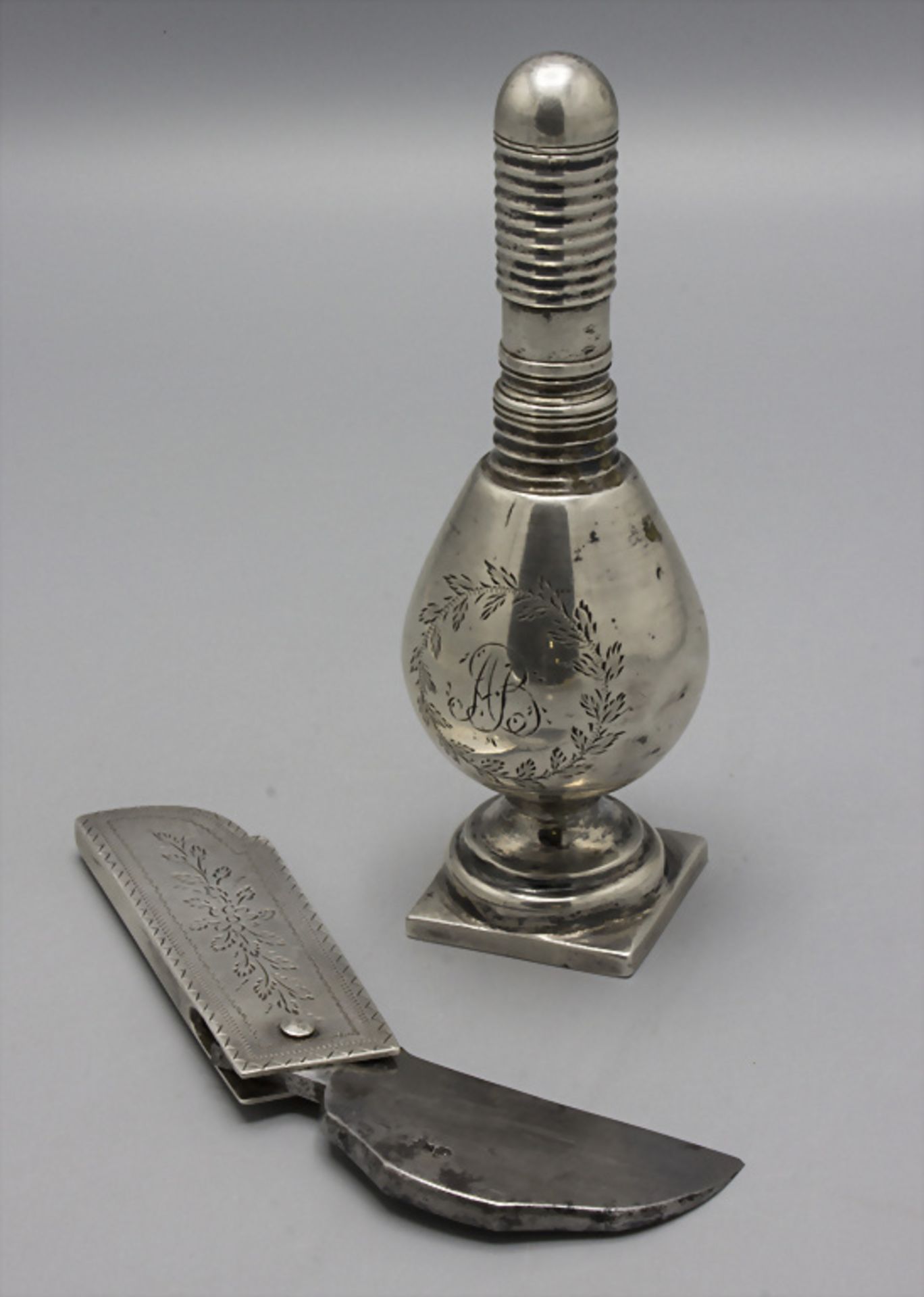 Brit Mila Beschneidungsmesser und Puderdose / A brit milah circumcision knife and powder compact