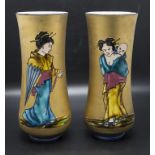 Paar Jugendstil Vasen mit Japanerinnen / A pair of Art Nouveau enameled vases with Japanese ...