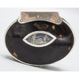 Ovale Tabatiere / Schnupftabakdose / An oval classicism snuff box, England, 18. Jh.