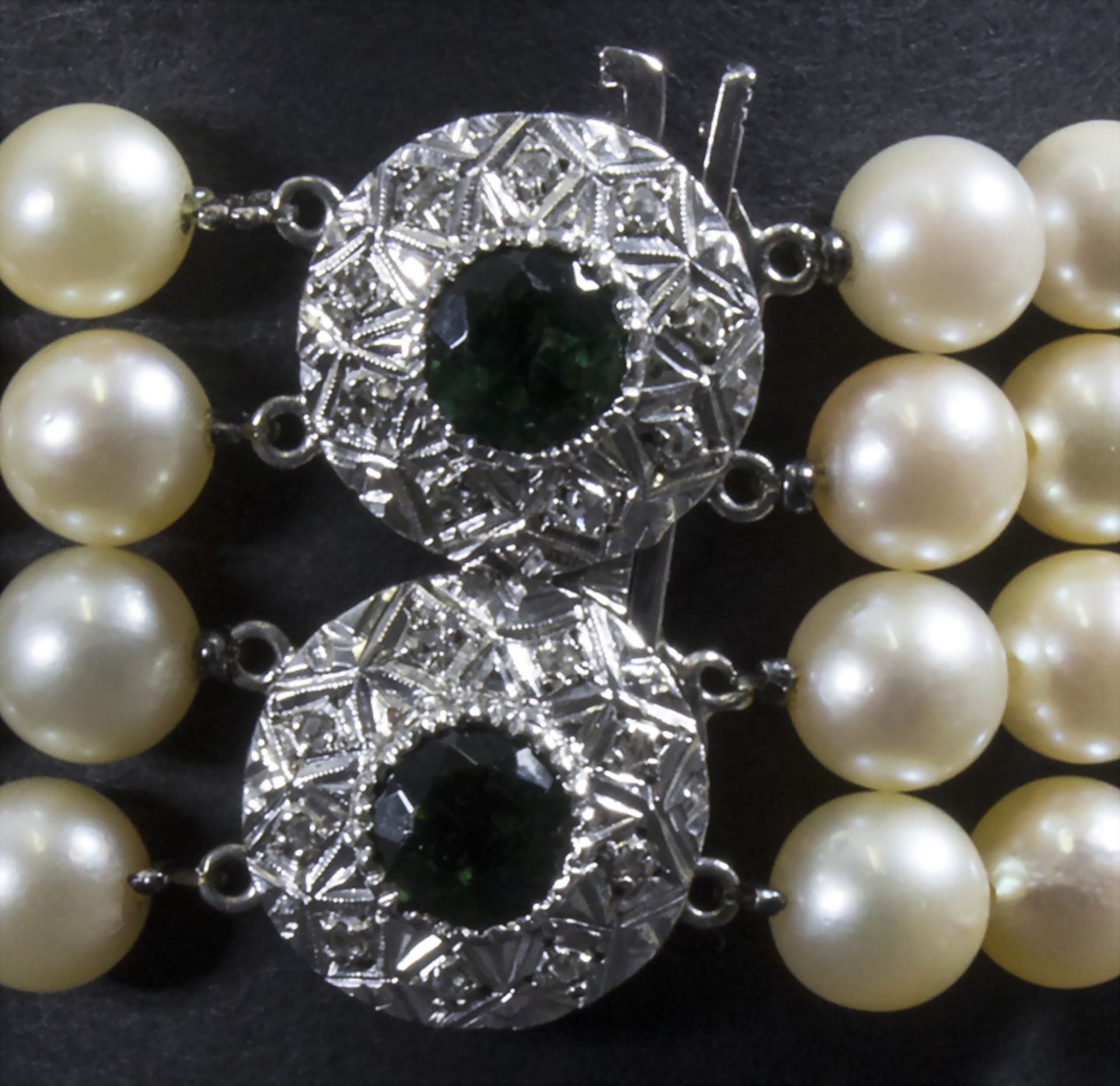 Vierreihiges Perlenarmband / A pearl bracelet with 14 ct white gold clasp - Bild 2 aus 6