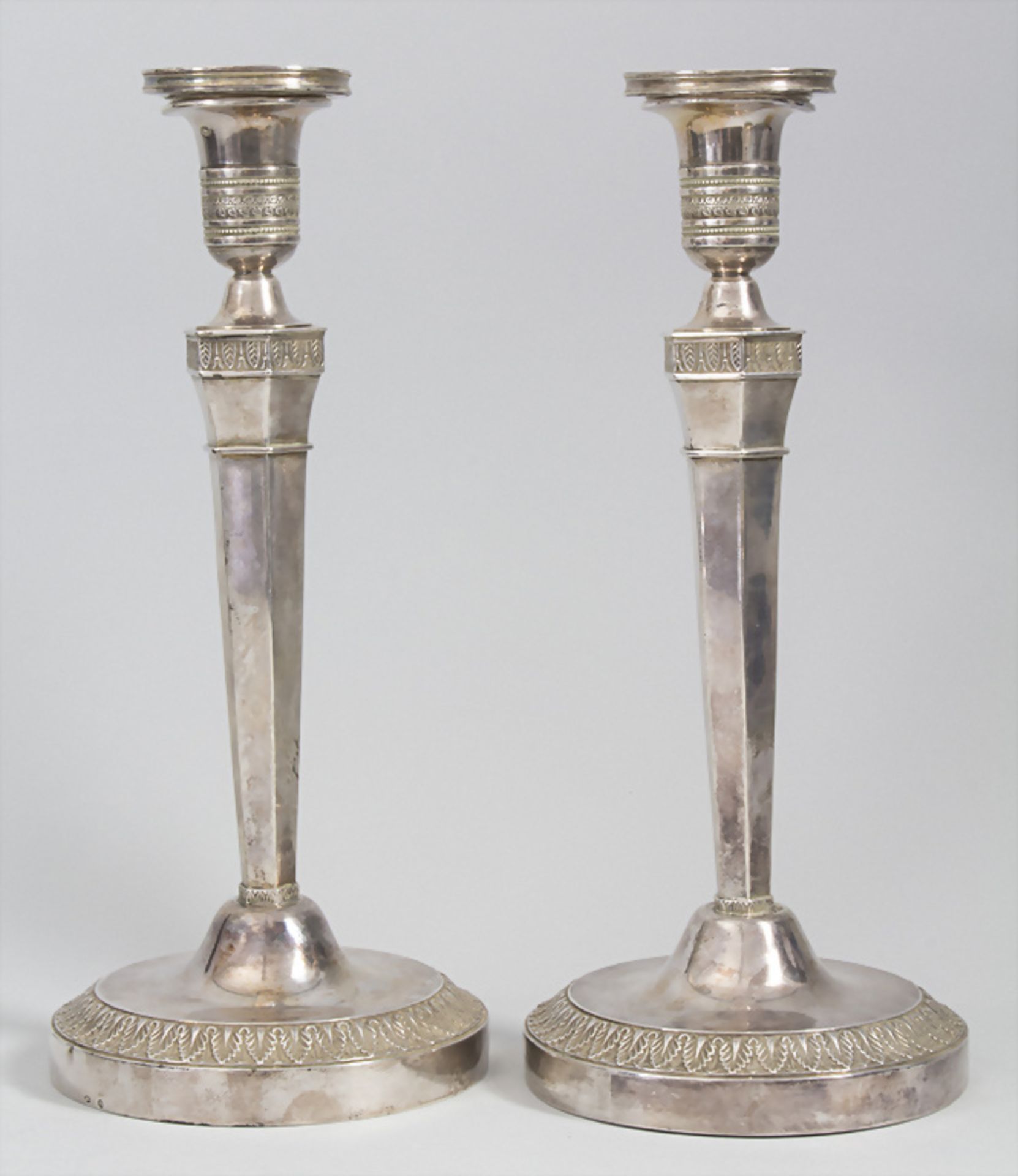 Paar Empire-Kerzenleuchter / A pair of Empire silver candlesticks, D. Garreau, Paris, 1809-1819